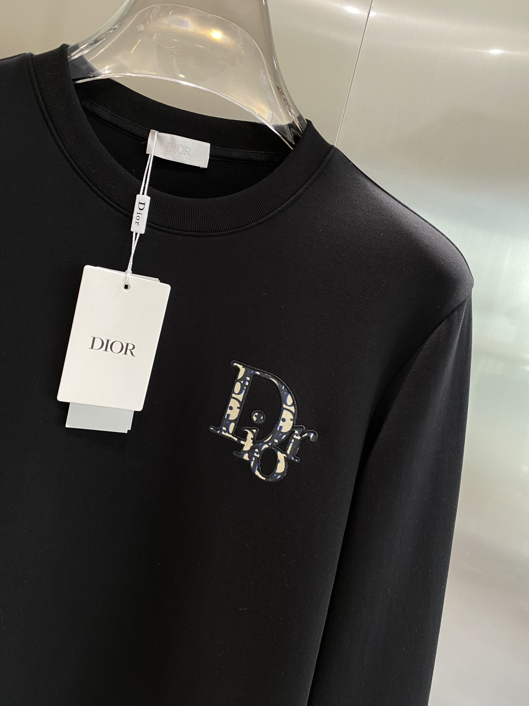 《𝙉𝙚𝙬🤍🖤迪家》25秋冬新品空气层 圆领卫衣，正面品牌标识设计，创意重释品牌标志性设计，采用400克重