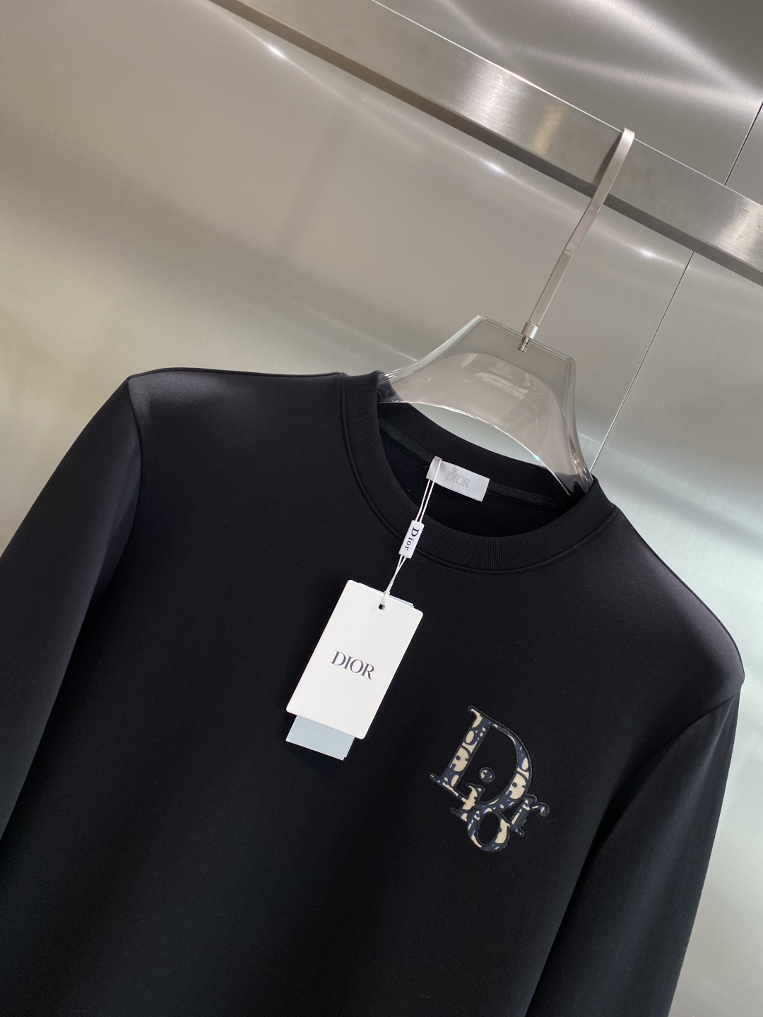 《𝙉𝙚𝙬🤍🖤迪家》25秋冬新品空气层 圆领卫衣，正面品牌标识设计，创意重释品牌标志性设计，采用400克重