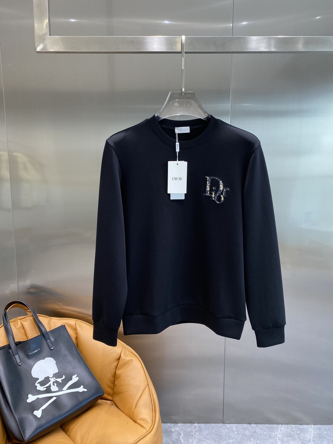 《𝙉𝙚𝙬🤍🖤迪家》25秋冬新品空气层 圆领卫衣，正面品牌标识设计，创意重释品牌标志性设计，采用400克重