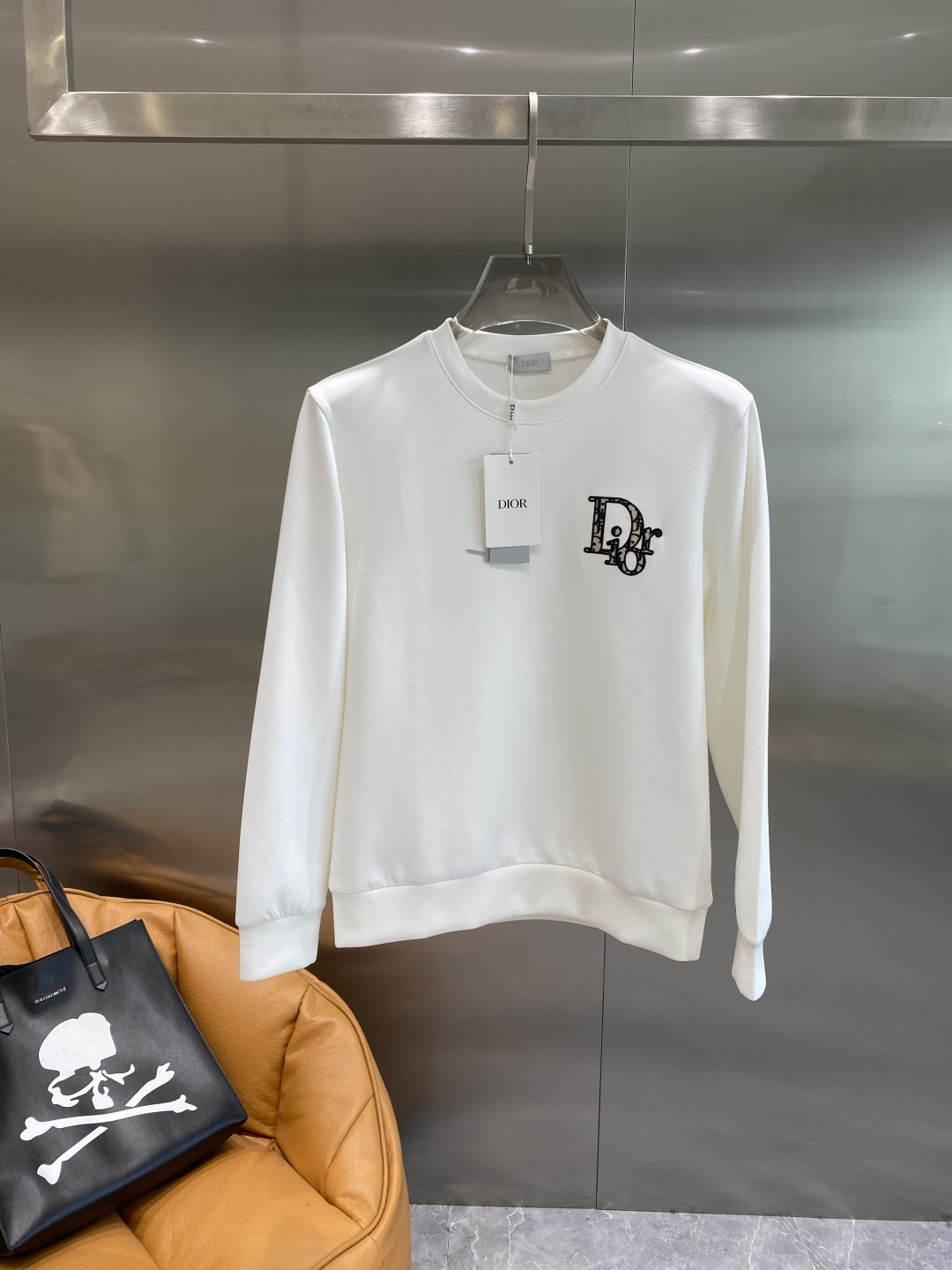 《𝙉𝙚𝙬🤍🖤迪家》25秋冬新品空气层 圆领卫衣，正面品牌标识设计，创意重释品牌标志性设计，采用400克重