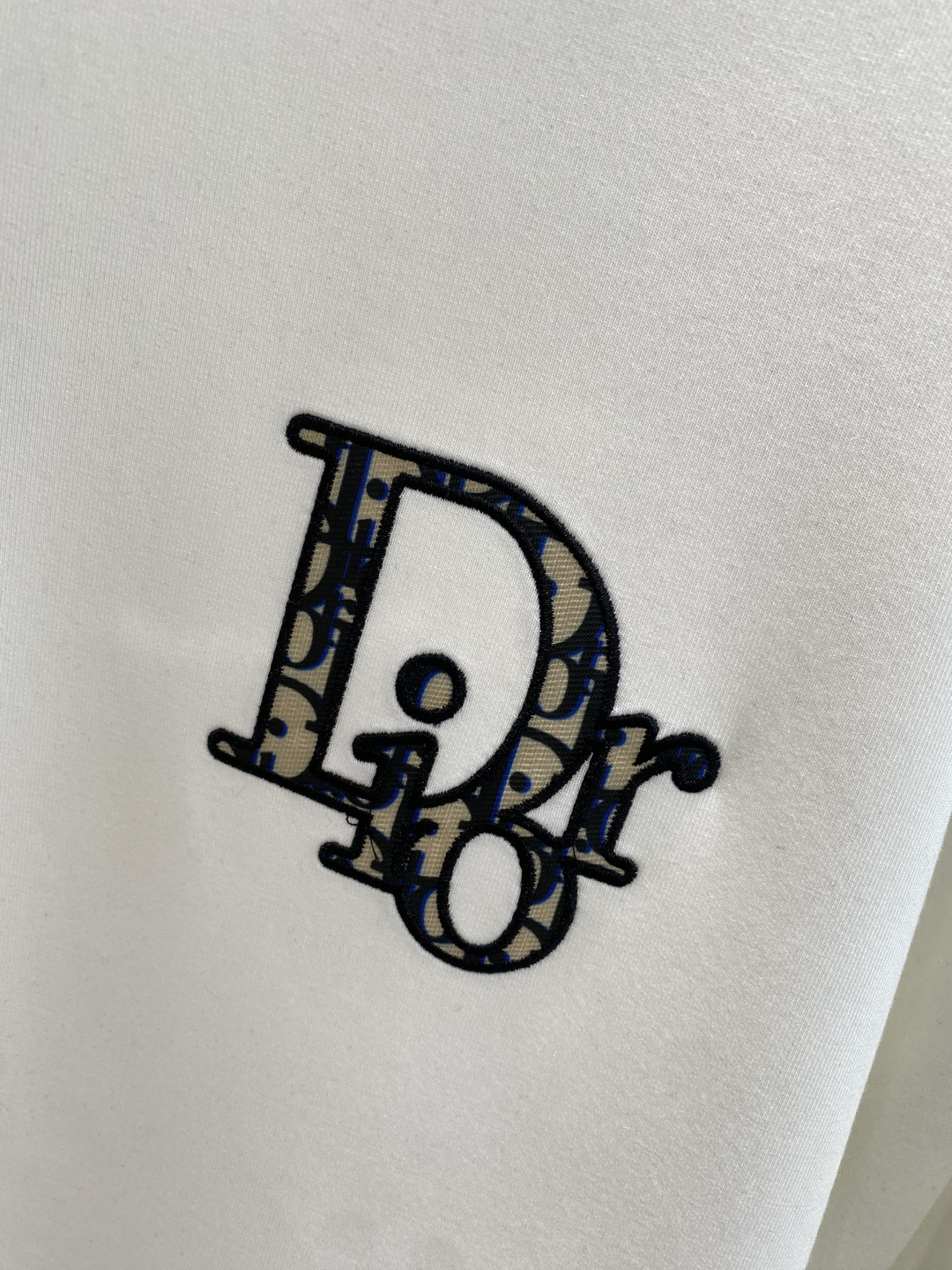 《𝙉𝙚𝙬🤍🖤迪家》25秋冬新品空气层 圆领卫衣，正面品牌标识设计，创意重释品牌标志性设计，采用400克重