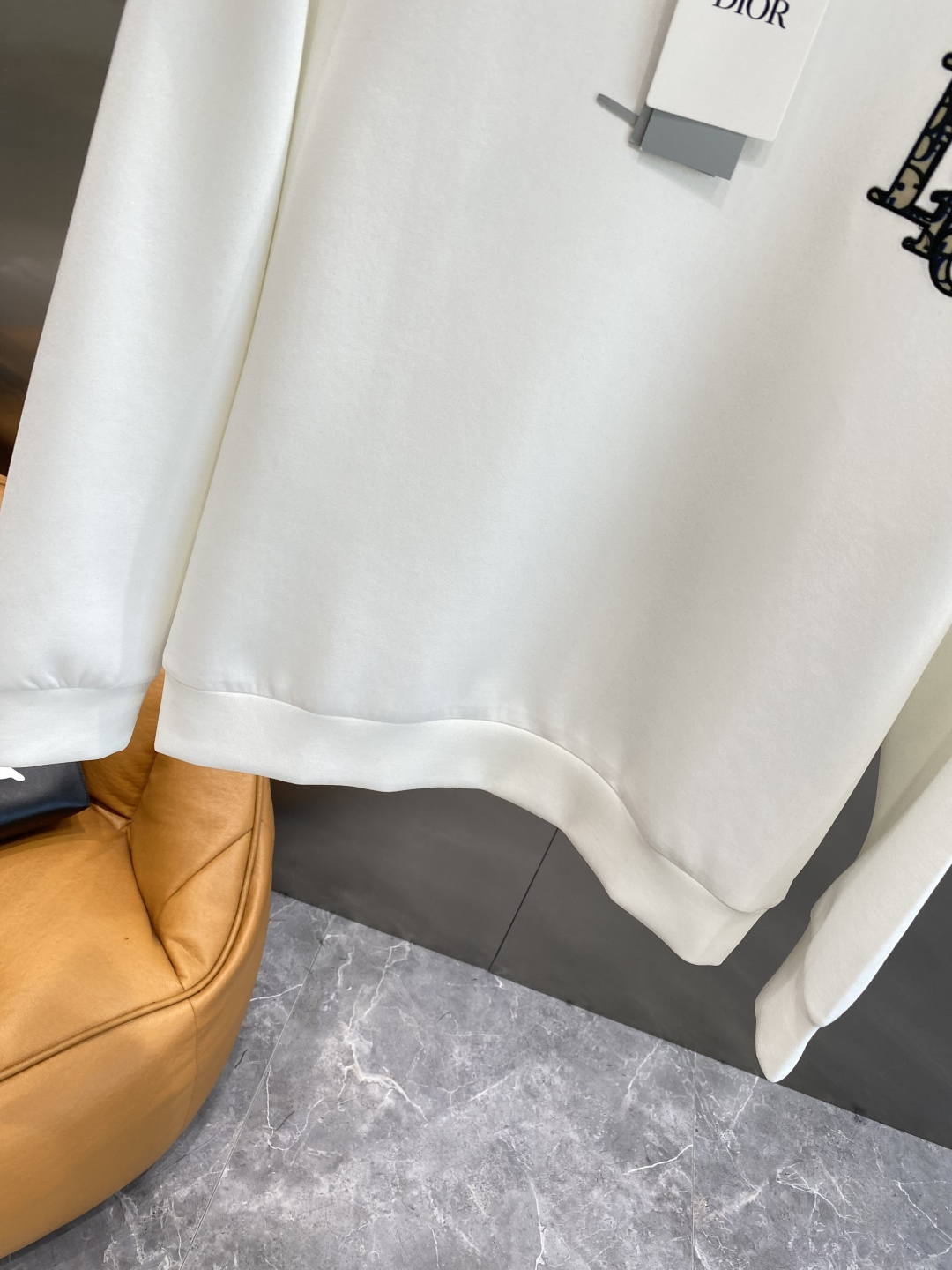 《𝙉𝙚𝙬🤍🖤迪家》25秋冬新品空气层 圆领卫衣，正面品牌标识设计，创意重释品牌标志性设计，采用400克重