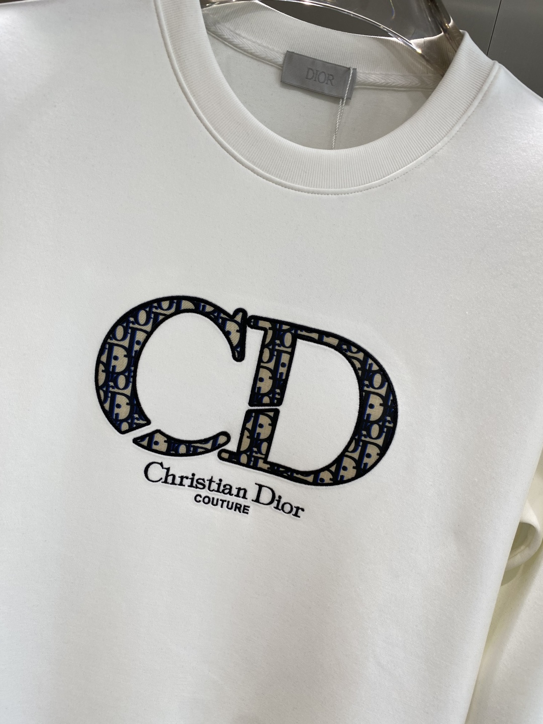 《𝙉𝙚𝙬🤍🖤迪家》25秋冬新品空气层 圆领卫衣，正面品牌标识设计，创意重释品牌标志性设计，采用400克重