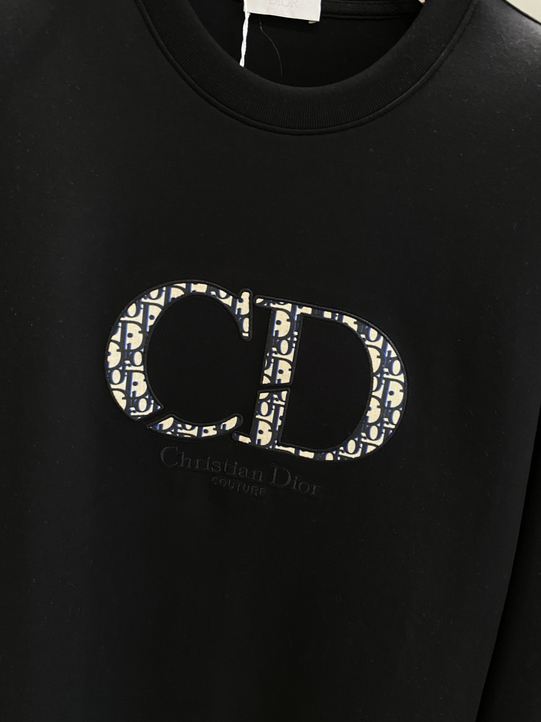 《𝙉𝙚𝙬🤍🖤迪家》25秋冬新品空气层 圆领卫衣，正面品牌标识设计，创意重释品牌标志性设计，采用400克重