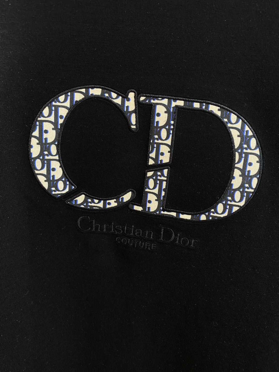 《𝙉𝙚𝙬🤍🖤迪家》25秋冬新品空气层 圆领卫衣，正面品牌标识设计，创意重释品牌标志性设计，采用400克重