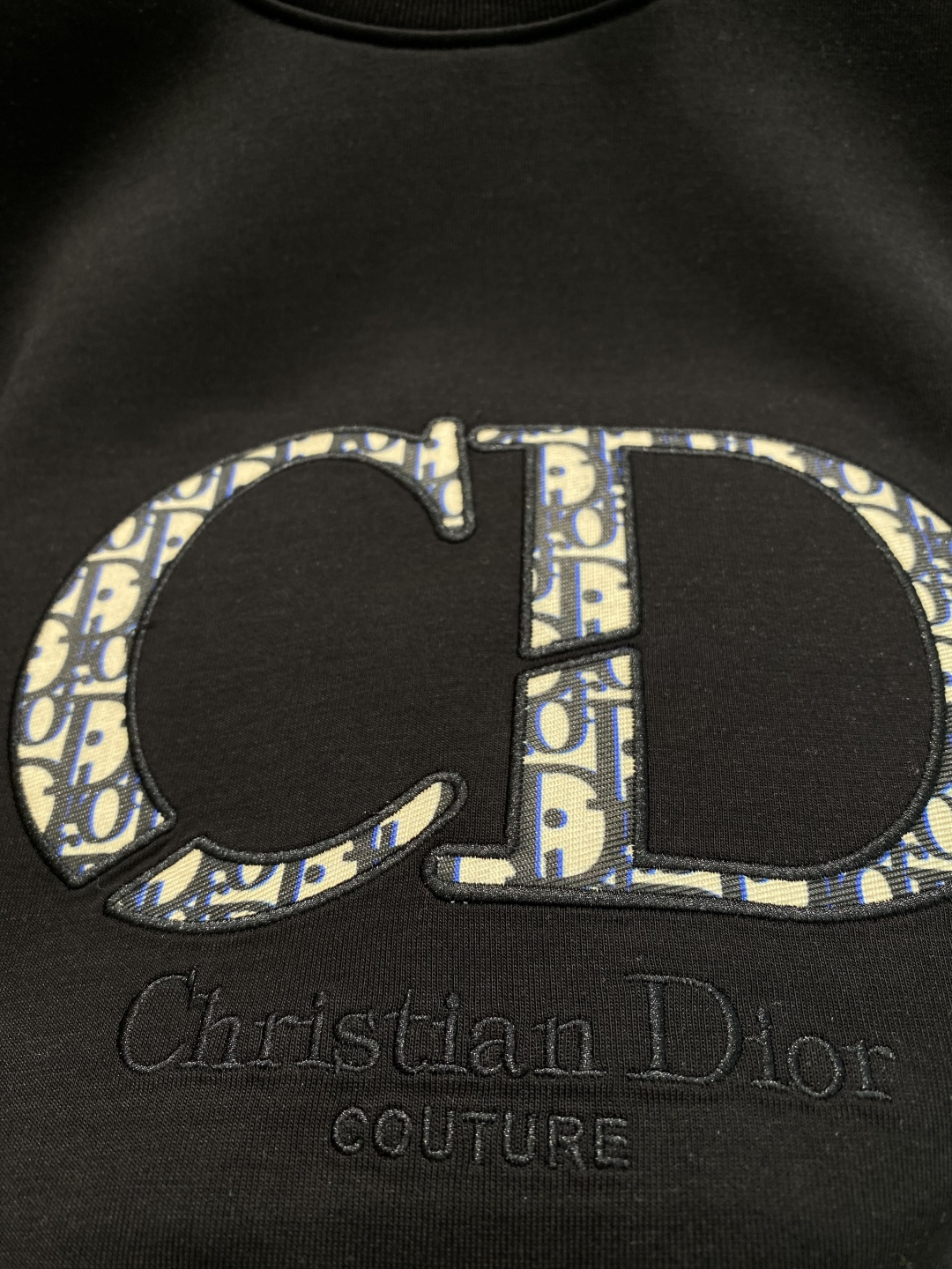 《𝙉𝙚𝙬🤍🖤迪家》25秋冬新品空气层 圆领卫衣，正面品牌标识设计，创意重释品牌标志性设计，采用400克重