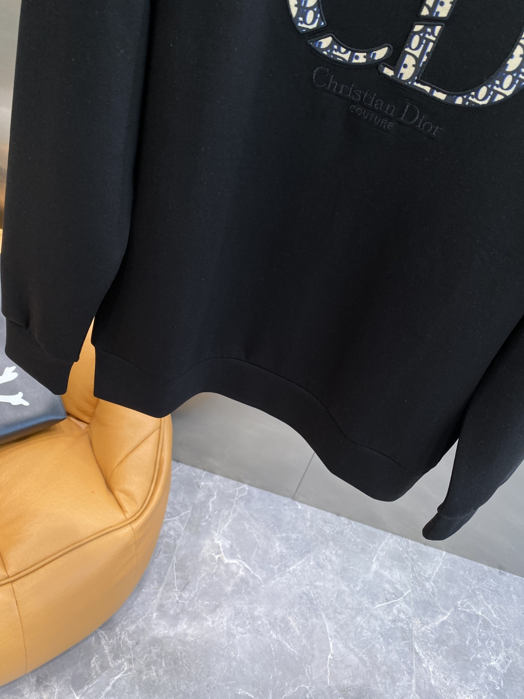 《𝙉𝙚𝙬🤍🖤迪家》25秋冬新品空气层 圆领卫衣，正面品牌标识设计，创意重释品牌标志性设计，采用400克重