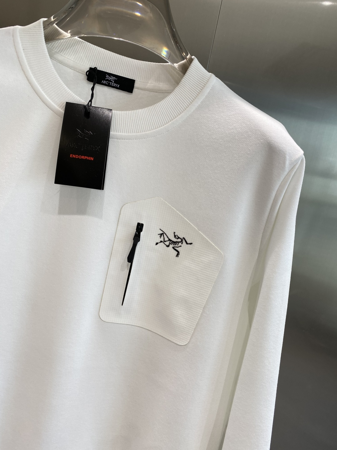 《𝙉𝙚𝙬🤍🖤鸟家》2025秋冬最新品套装-同步有售，原单狠货休闲时尚套装，上身很有特点！吸睛而有亮点，进