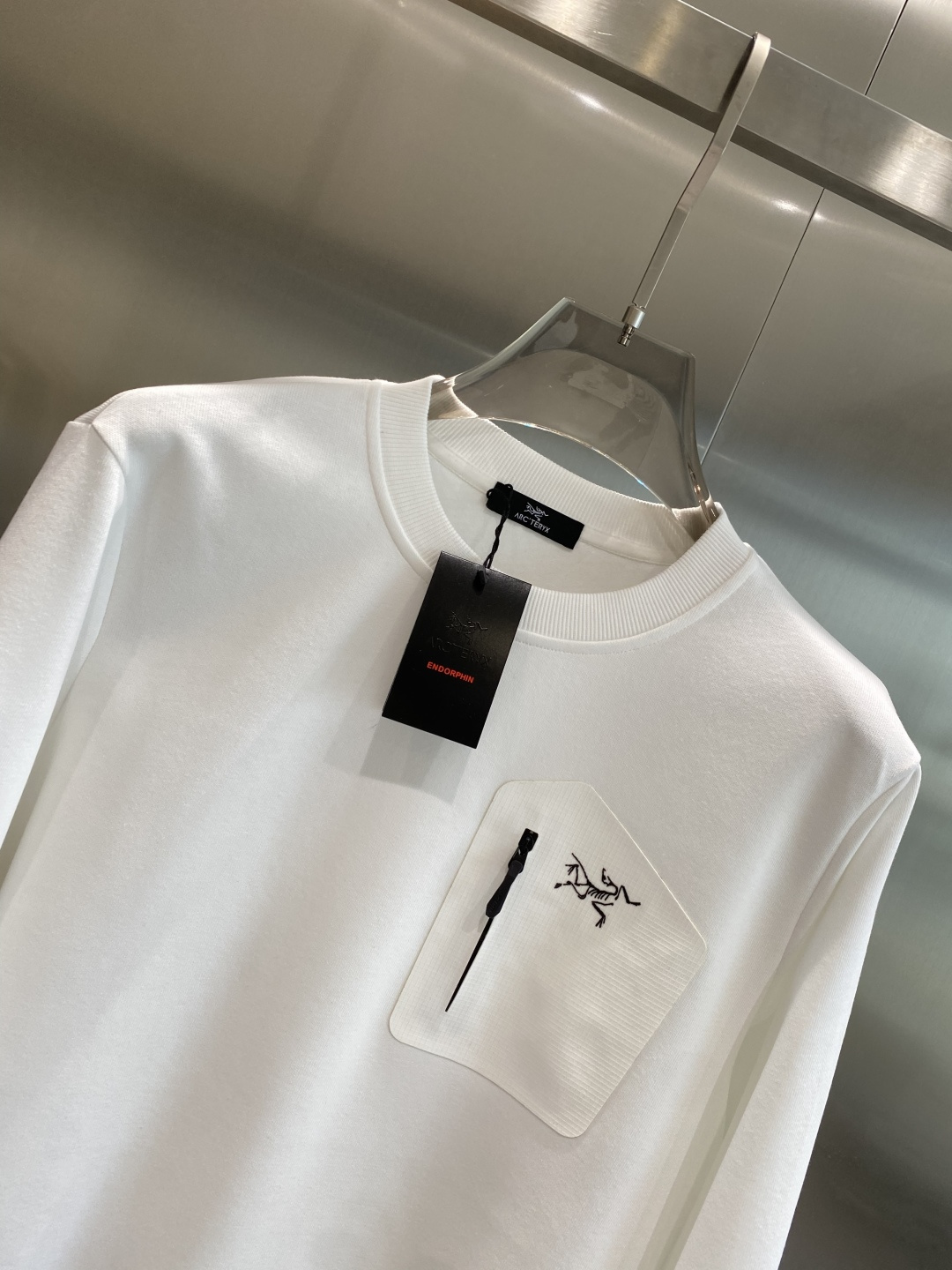 《𝙉𝙚𝙬🤍🖤鸟家》2025秋冬最新品套装-同步有售，原单狠货休闲时尚套装，上身很有特点！吸睛而有亮点，进