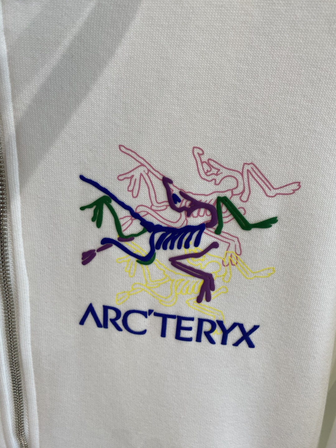 《𝙉𝙚𝙬🤍🖤 鸟家》2025酷帅运动套装，时尚界的低调奢华担当经典黑色，沉稳大气又百搭。低调中彰显奢华，