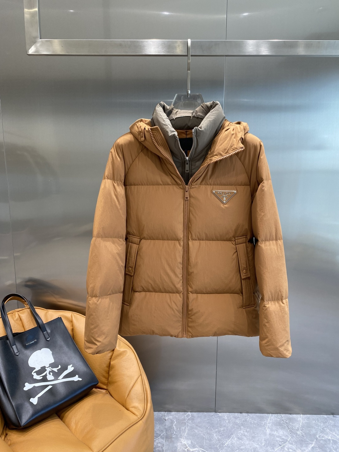 《𝙉𝙚𝙬🤍🖤普家》羽绒服 爆款🔥秋冬新款🆕羽绒服 原版1:1订制五金配件全进口原版定制 欢迎专柜对比 绝