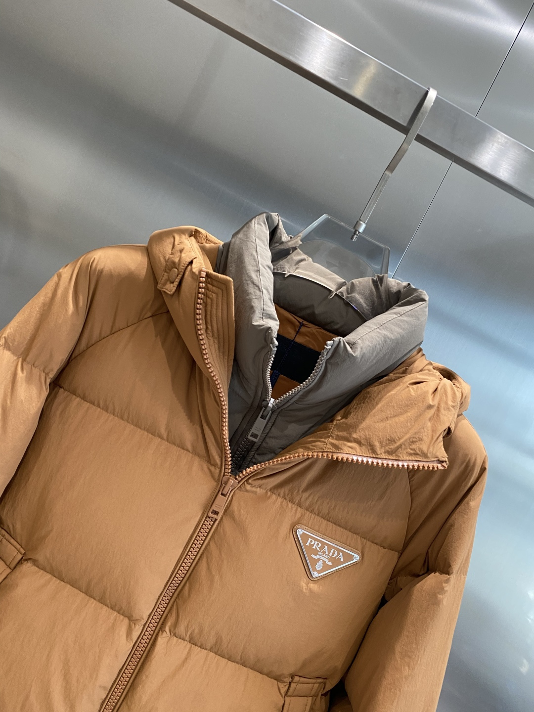 《𝙉𝙚𝙬🤍🖤普家》羽绒服 爆款🔥秋冬新款🆕羽绒服 原版1:1订制五金配件全进口原版定制 欢迎专柜对比 绝