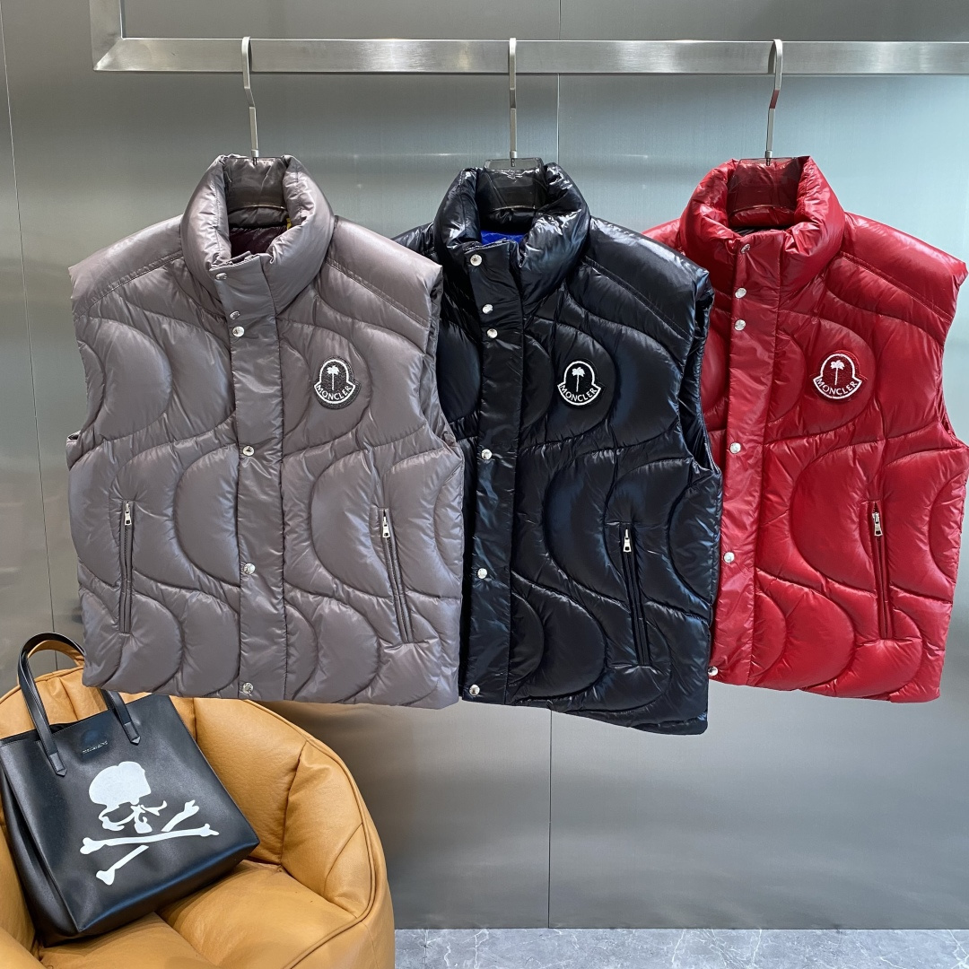 NO:596552,'Mengjia' Down Jacket Popular autumn and winter new down jacket Original 1:1 custom-made hardware accessories are all imported and original customization Welcome to compare at the counter Absolutely high quality Use top-grade 90 white duck down Super soft Filled with fluffy and full feathers Super heavy fabric with perfect workmanship The fabric is super comfortable Exclusive model Non-market goods Size M to XXXL Next day, down jacket, alexander wang19860909《蒙家》 羽绒服 爆款秋冬新款羽绒服 原版1:1订制五金配件全进口原版定制 欢迎专柜对比 绝对的高品质 采用顶级90白鸭绒 超柔软 充羽量蓬松饱满 超级重面料做工杠杠的版型完美 面料超舒服 独家款 非市场货 码数M一XXXL 隔天,,down jacket,alexander wang,Men's clothing