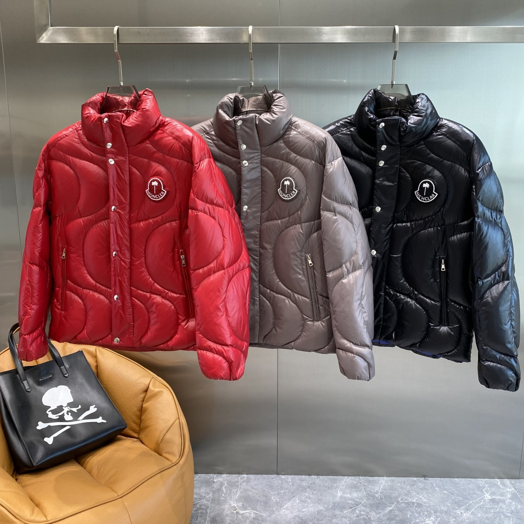 NO:596548,'Mengjia' Down Jacket Popular autumn and winter new down jacket Original 1:1 custom-made hardware accessories are all imported and original customization Welcome to compare at the counter Absolutely high quality Use top-grade 90 white duck down Super soft Filled with fluffy and full feathers Super heavy fabric with perfect workmanship The fabric is super comfortable Exclusive model Non-market goods Size M to XXXL Next day, down jacket, alexander wang19860909《蒙家》 羽绒服 爆款秋冬新款羽绒服 原版1:1订制五金配件全进口原版定制 欢迎专柜对比 绝对的高品质 采用顶级90白鸭绒 超柔软 充羽量蓬松饱满 超级重面料做工杠杠的版型完美 面料超舒服 独家款 非市场货 码数M一XXXL 隔天,,down jacket,alexander wang,Men's clothing