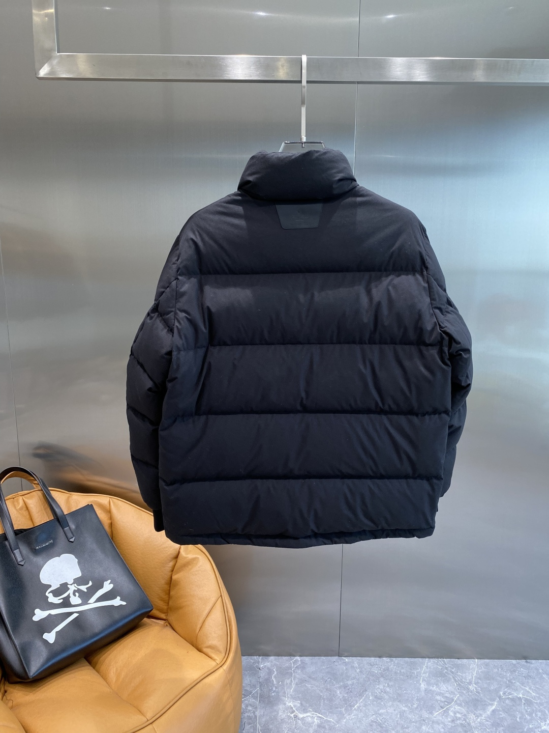 《𝙉𝙚𝙬🤍🖤lP🆕家》2025独家专供秋冬新款羽绒服。贸易公司渠道稀出，降温天气必备的保暖单品，不论是日