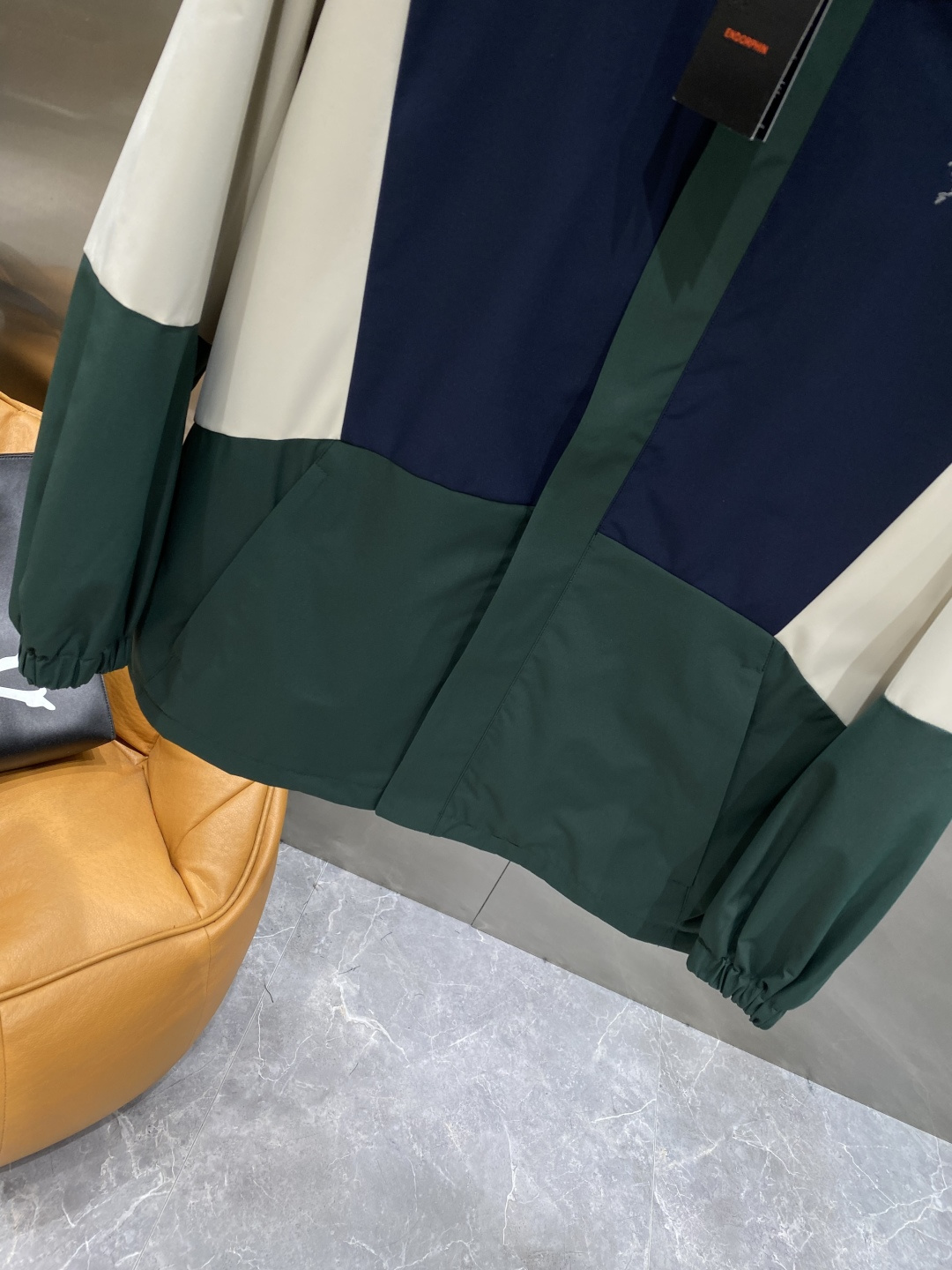 《𝙉𝙚𝙬🤍🖤鸟家》25ss早秋风衣夹克外套爆款 秋冬专柜新款休闲时尚夹克外套！超前卫设计风格 细腻舒适 