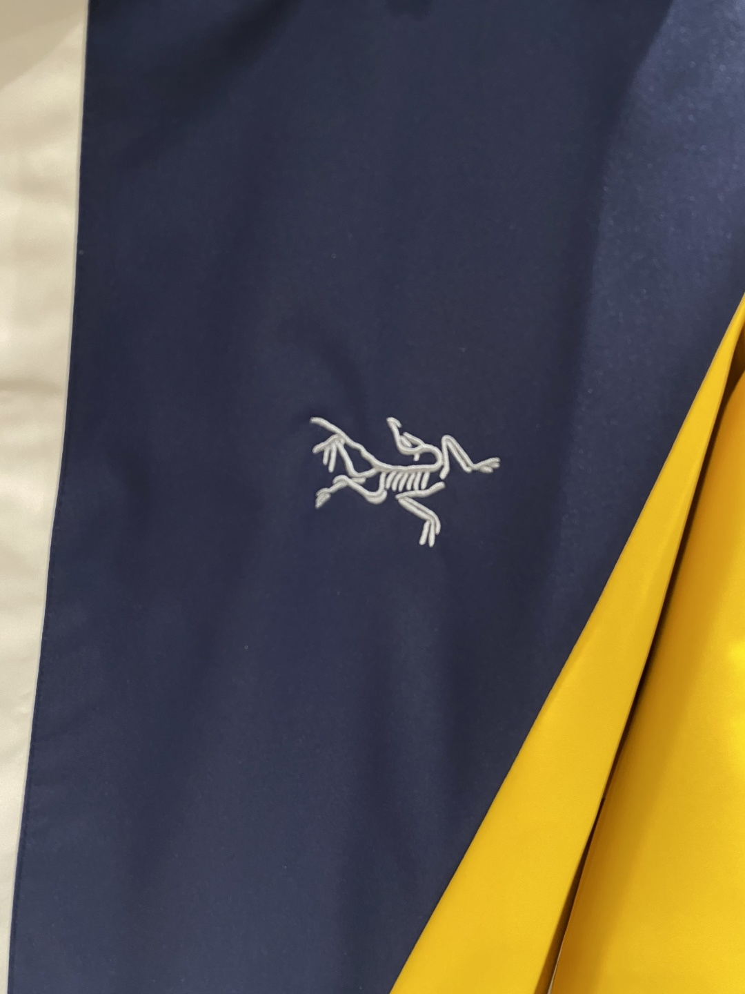 《𝙉𝙚𝙬🤍🖤鸟家》25ss早秋风衣夹克外套爆款 秋冬专柜新款休闲时尚夹克外套！超前卫设计风格 细腻舒适 