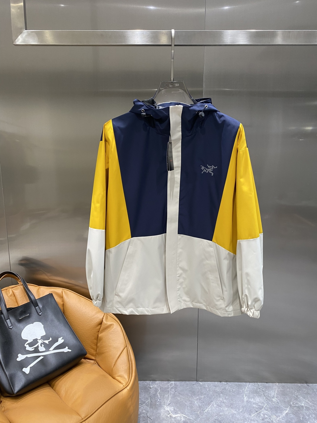 《𝙉𝙚𝙬🤍🖤鸟家》25ss早秋风衣夹克外套爆款 秋冬专柜新款休闲时尚夹克外套！超前卫设计风格 细腻舒适 