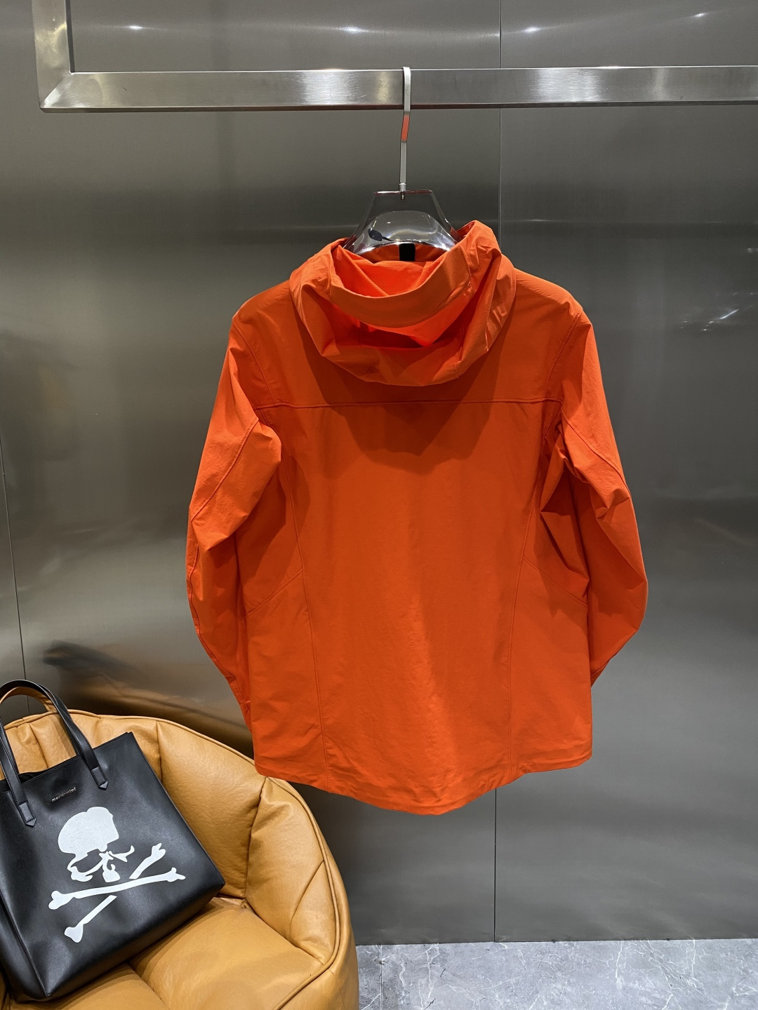 《𝙉𝙚𝙬🤍🖤鸟家》25ss早秋风衣爆款 秋冬专柜新款休闲时尚 超前卫设计风格 细腻舒适 多重重工艺 整体