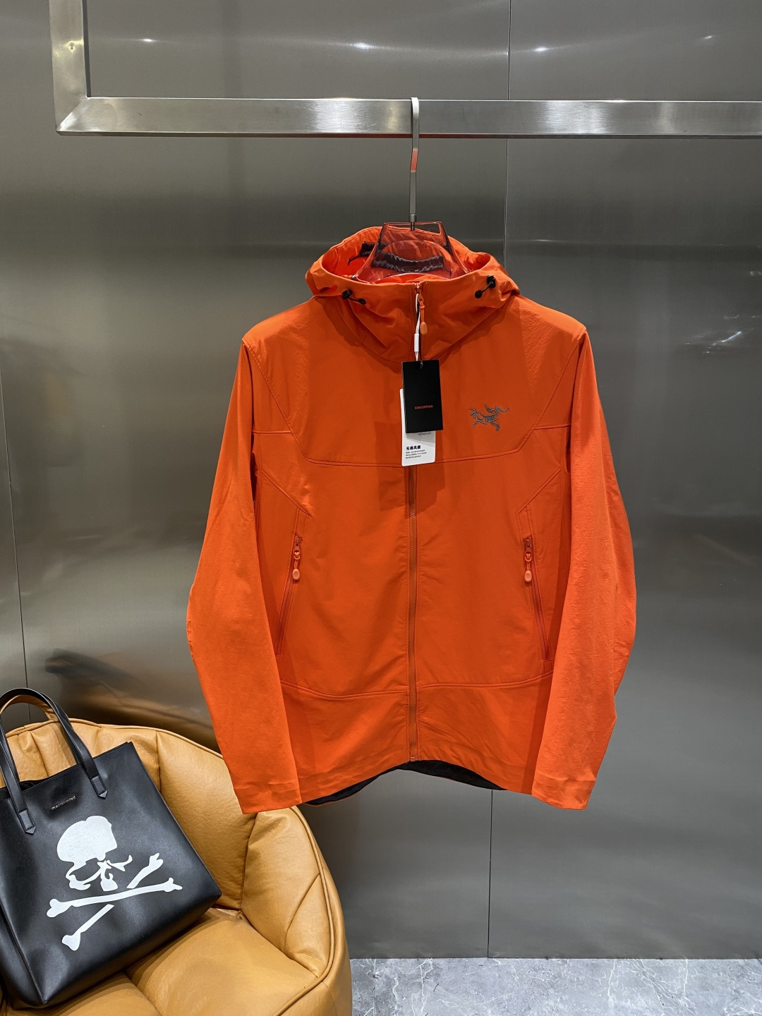 《𝙉𝙚𝙬🤍🖤鸟家》25ss早秋风衣爆款 秋冬专柜新款休闲时尚 超前卫设计风格 细腻舒适 多重重工艺 整体