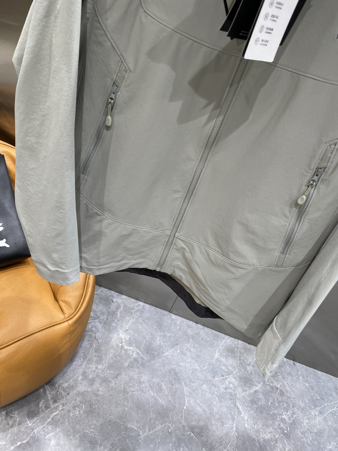 《𝙉𝙚𝙬🤍🖤鸟家》25ss早秋风衣爆款 秋冬专柜新款休闲时尚 超前卫设计风格 细腻舒适 多重重工艺 整体