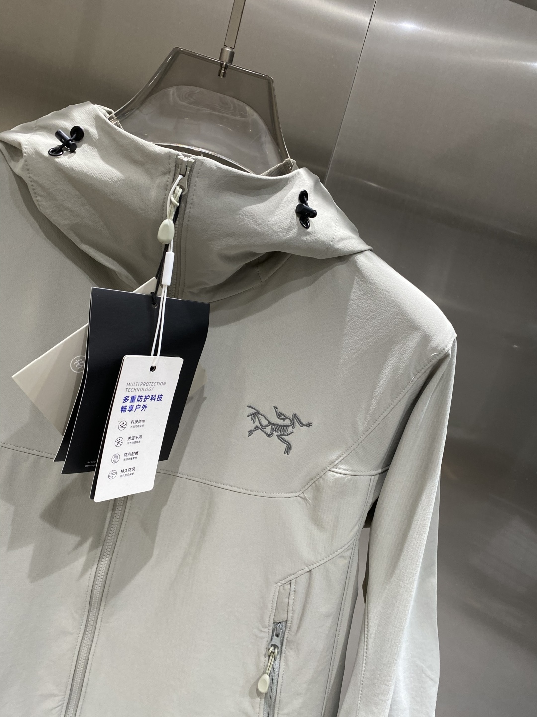 《𝙉𝙚𝙬🤍🖤鸟家》25ss早秋风衣爆款 秋冬专柜新款休闲时尚 超前卫设计风格 细腻舒适 多重重工艺 整体