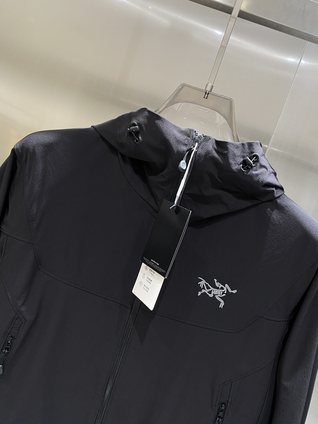 《𝙉𝙚𝙬🤍🖤鸟家》25ss早秋风衣爆款 秋冬专柜新款休闲时尚 超前卫设计风格 细腻舒适 多重重工艺 整体