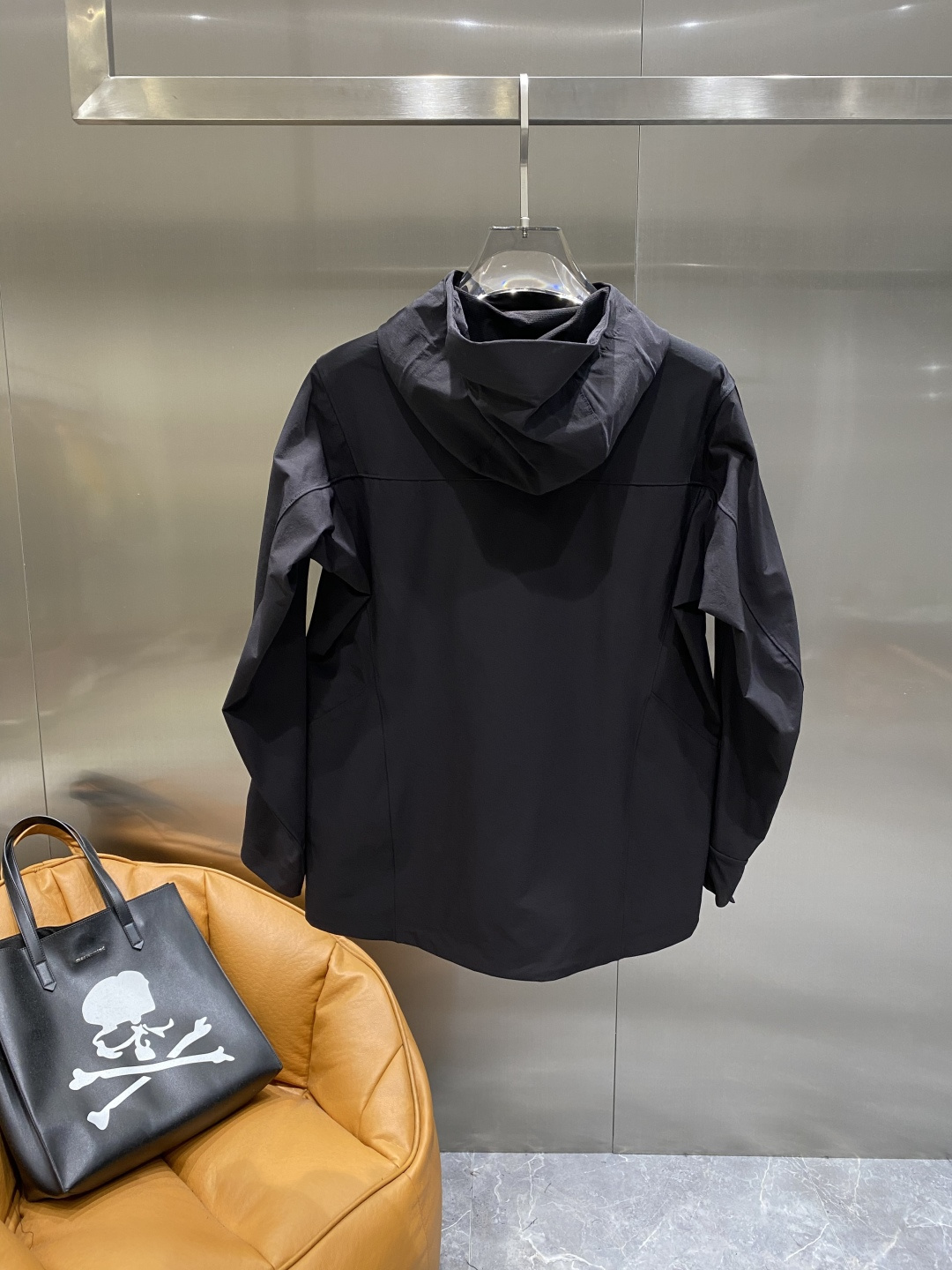 《𝙉𝙚𝙬🤍🖤鸟家》25ss早秋风衣爆款 秋冬专柜新款休闲时尚 超前卫设计风格 细腻舒适 多重重工艺 整体