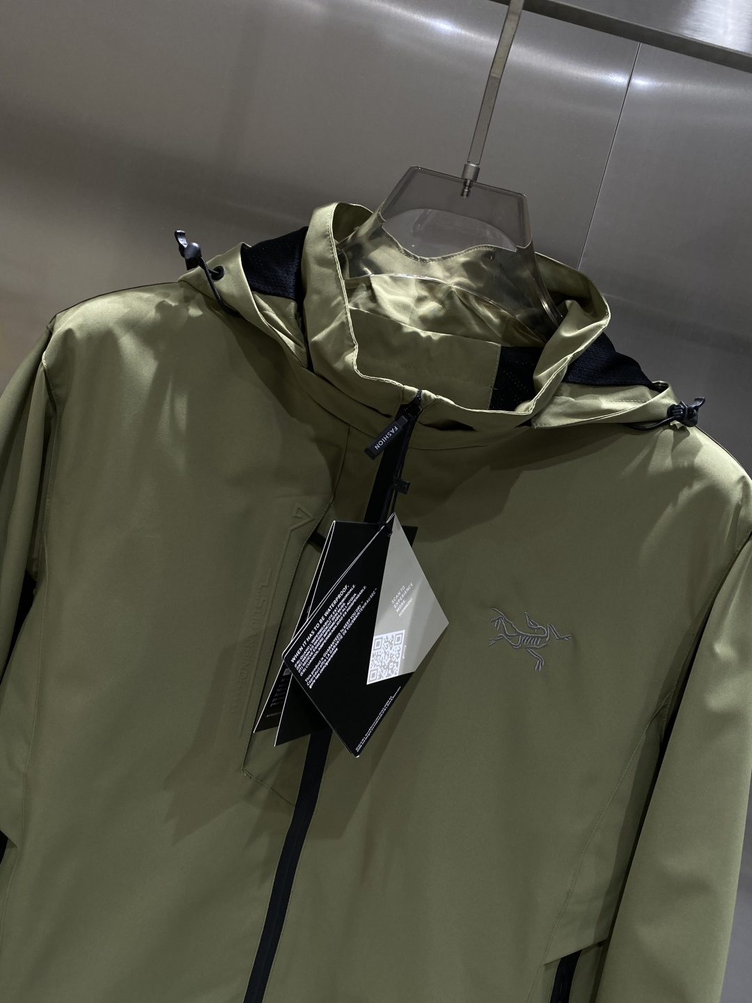 《𝙉𝙚𝙬🤍🖤鸟家》25ss早秋风衣爆款 秋冬专柜新款休闲时尚 超前卫设计风格 细腻舒适 多重重工艺 整体