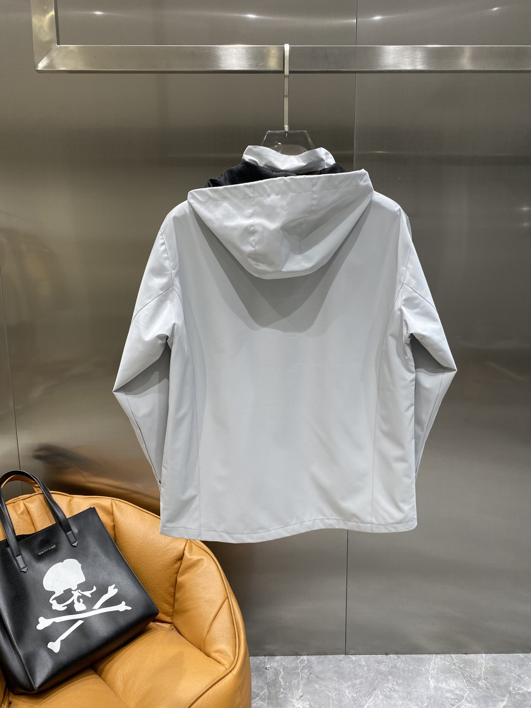 《𝙉𝙚𝙬🤍🖤鸟家》25ss早秋风衣爆款 秋冬专柜新款休闲时尚 超前卫设计风格 细腻舒适 多重重工艺 整体