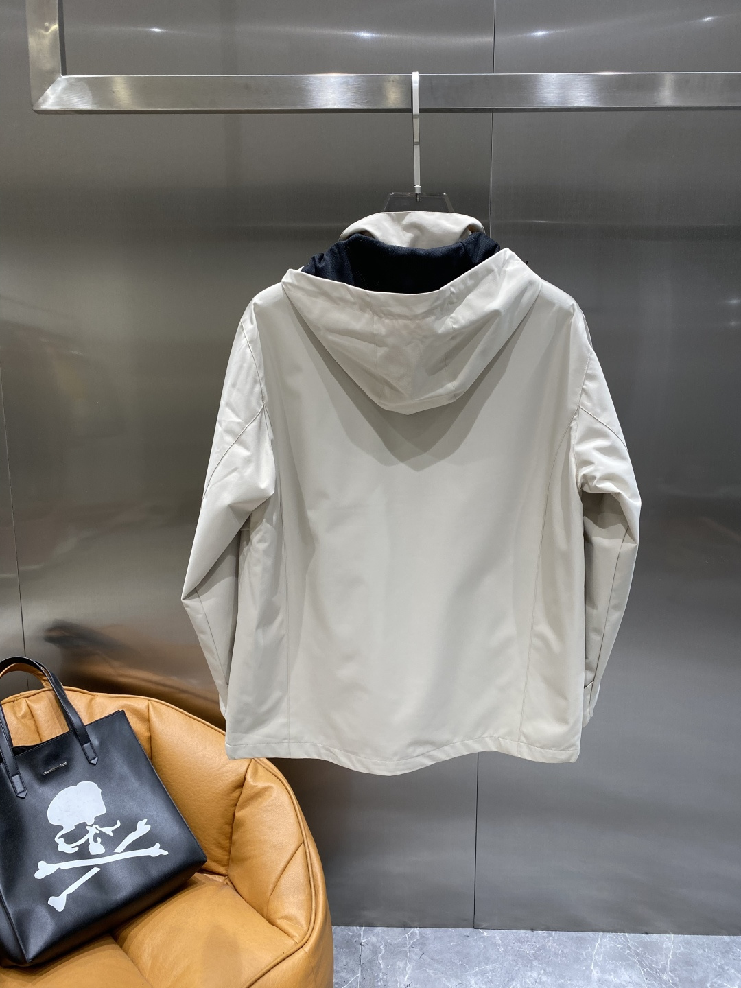 《𝙉𝙚𝙬🤍🖤鸟家》25ss早秋风衣爆款 秋冬专柜新款休闲时尚 超前卫设计风格 细腻舒适 多重重工艺 整体