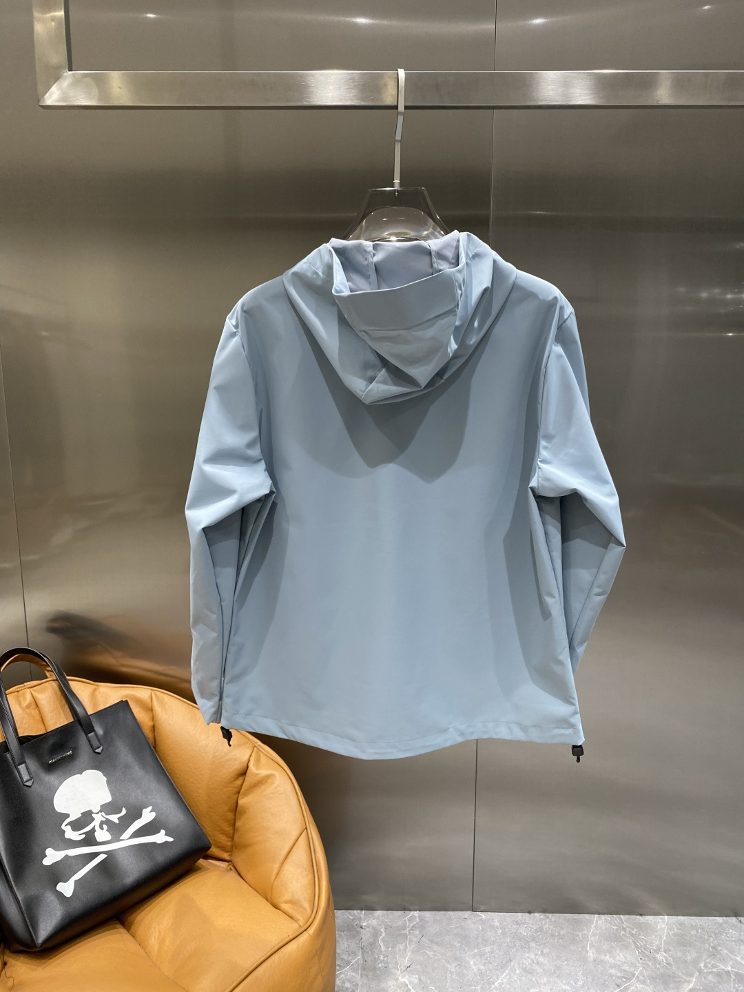 《𝙉𝙚𝙬🤍🖤鸟家》25ss早秋风衣爆款 秋冬专柜新款休闲时尚 超前卫设计风格 细腻舒适 多重重工艺 整体