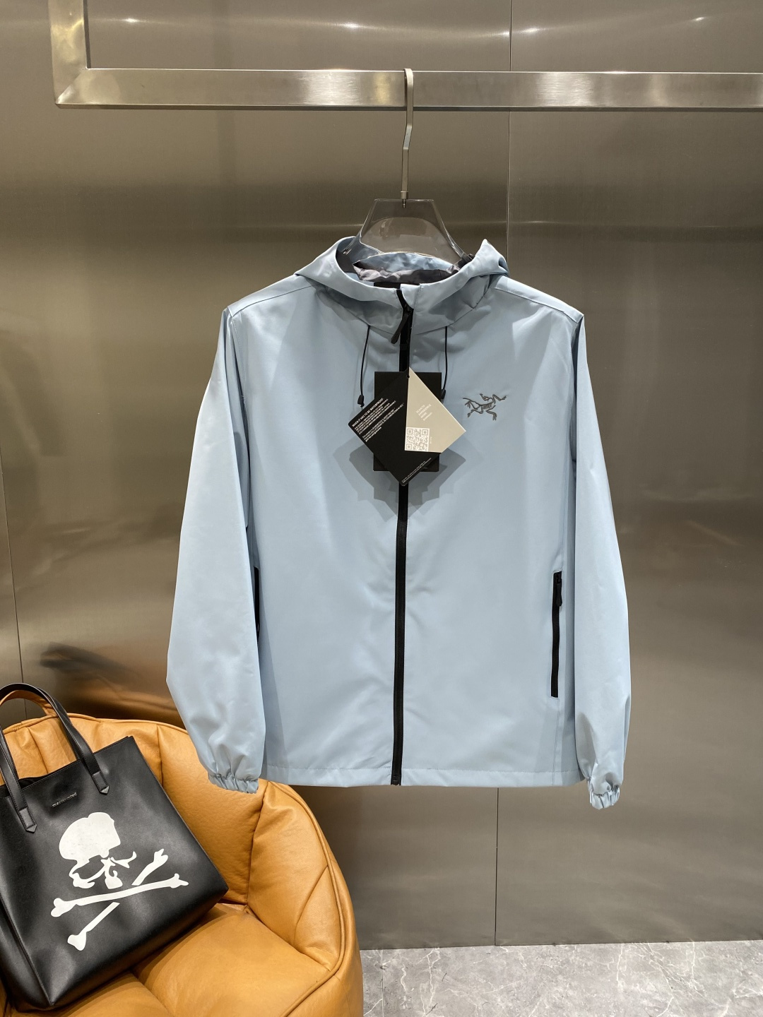 《𝙉𝙚𝙬🤍🖤鸟家》25ss早秋风衣爆款 秋冬专柜新款休闲时尚 超前卫设计风格 细腻舒适 多重重工艺 整体