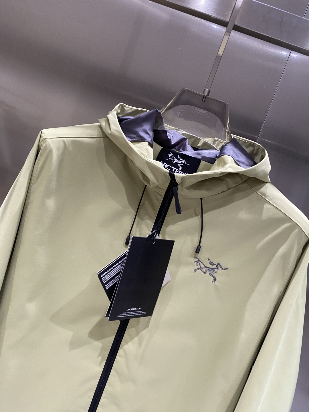 《𝙉𝙚𝙬🤍🖤鸟家》25ss早秋风衣爆款 秋冬专柜新款休闲时尚 超前卫设计风格 细腻舒适 多重重工艺 整体