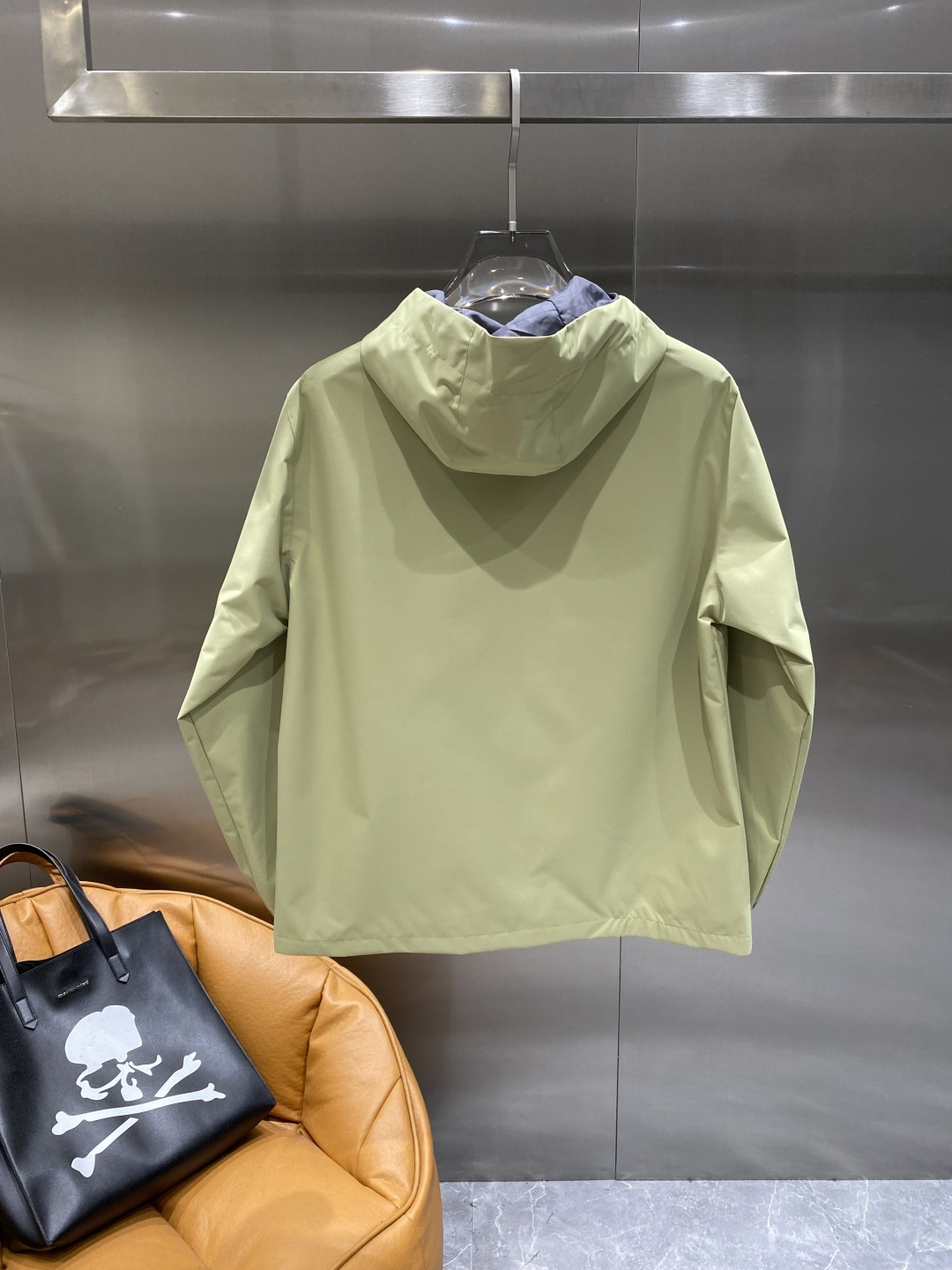 《𝙉𝙚𝙬🤍🖤鸟家》25ss早秋风衣爆款 秋冬专柜新款休闲时尚 超前卫设计风格 细腻舒适 多重重工艺 整体