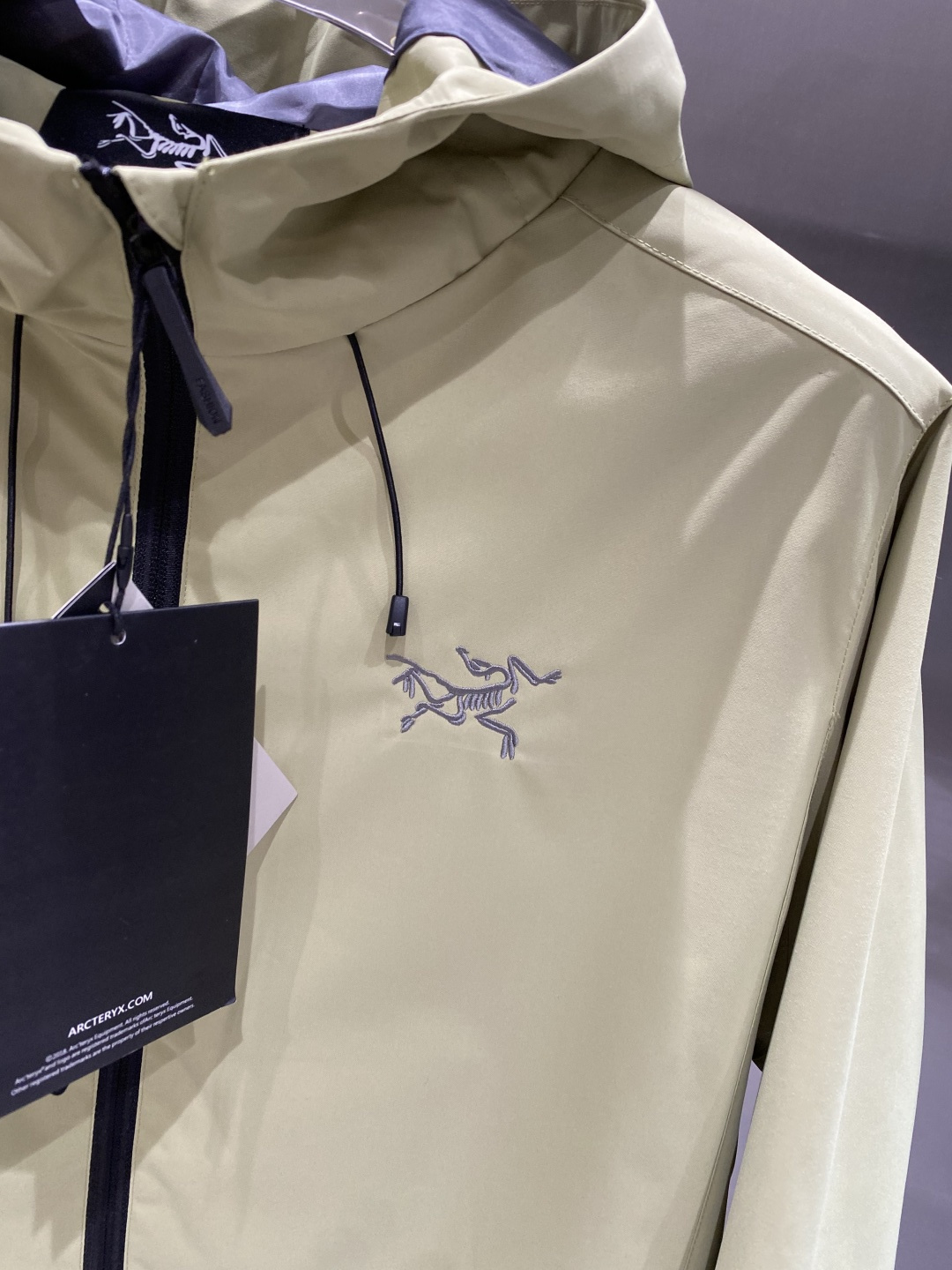 《𝙉𝙚𝙬🤍🖤鸟家》25ss早秋风衣爆款 秋冬专柜新款休闲时尚 超前卫设计风格 细腻舒适 多重重工艺 整体