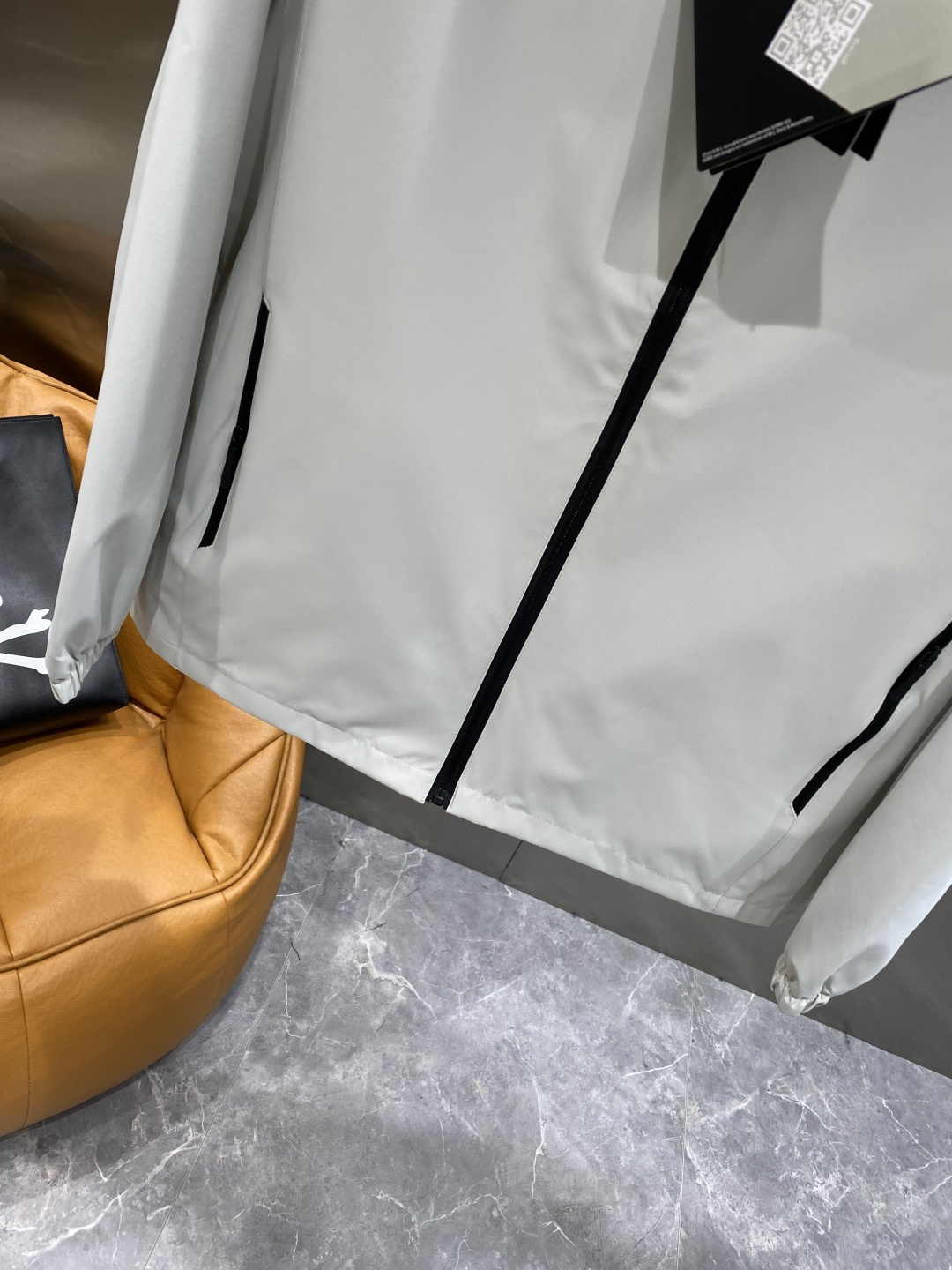 《𝙉𝙚𝙬🤍🖤鸟家》25ss早秋风衣爆款 秋冬专柜新款休闲时尚 超前卫设计风格 细腻舒适 多重重工艺 整体