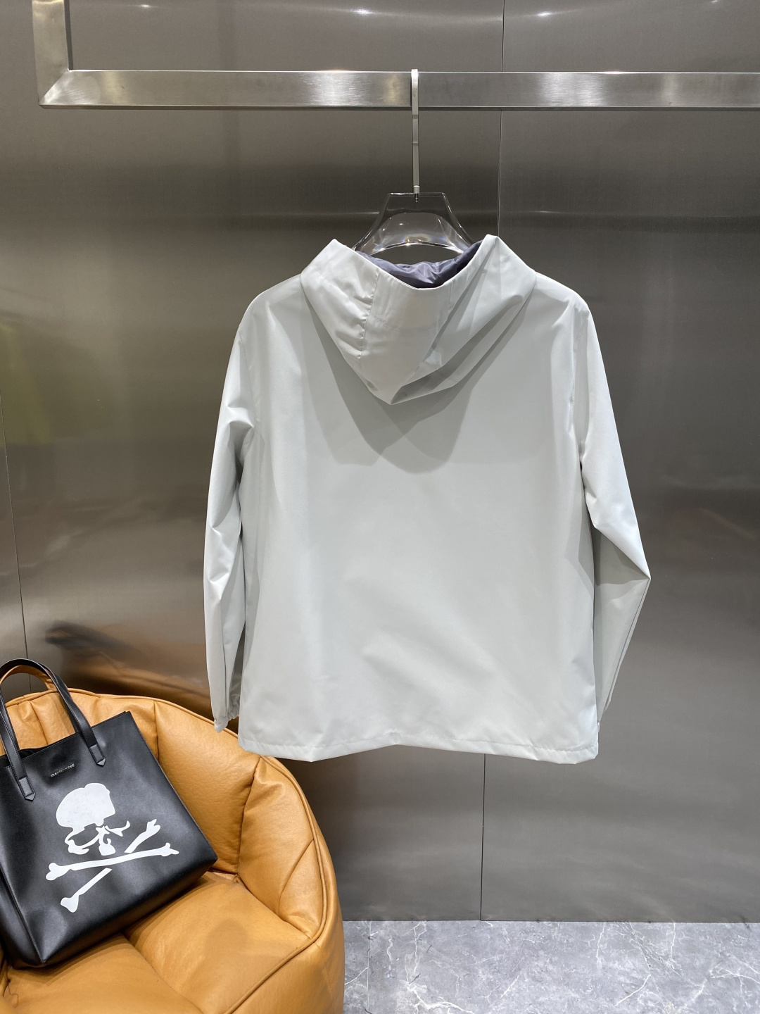 《𝙉𝙚𝙬🤍🖤鸟家》25ss早秋风衣爆款 秋冬专柜新款休闲时尚 超前卫设计风格 细腻舒适 多重重工艺 整体