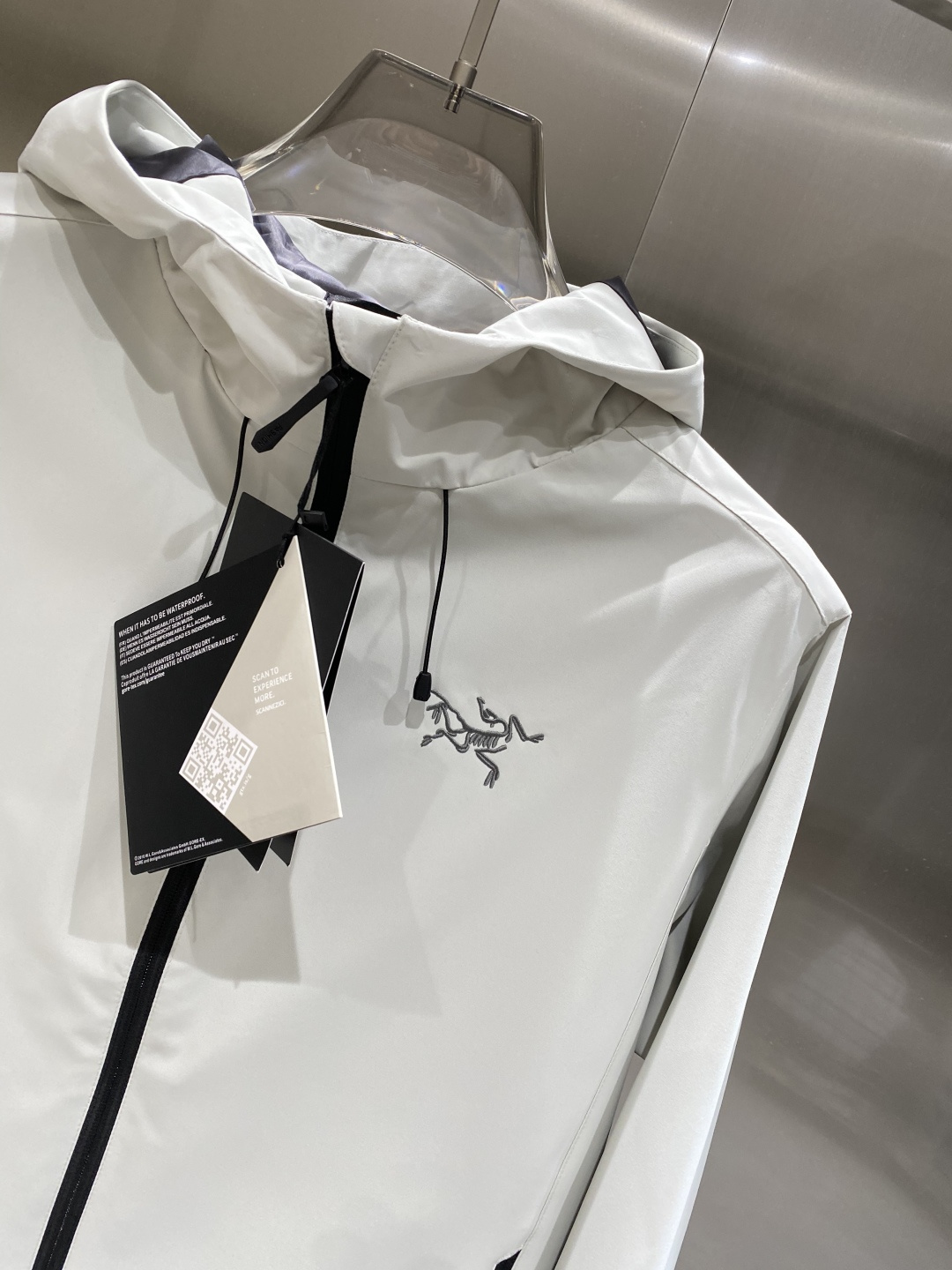 《𝙉𝙚𝙬🤍🖤鸟家》25ss早秋风衣爆款 秋冬专柜新款休闲时尚 超前卫设计风格 细腻舒适 多重重工艺 整体