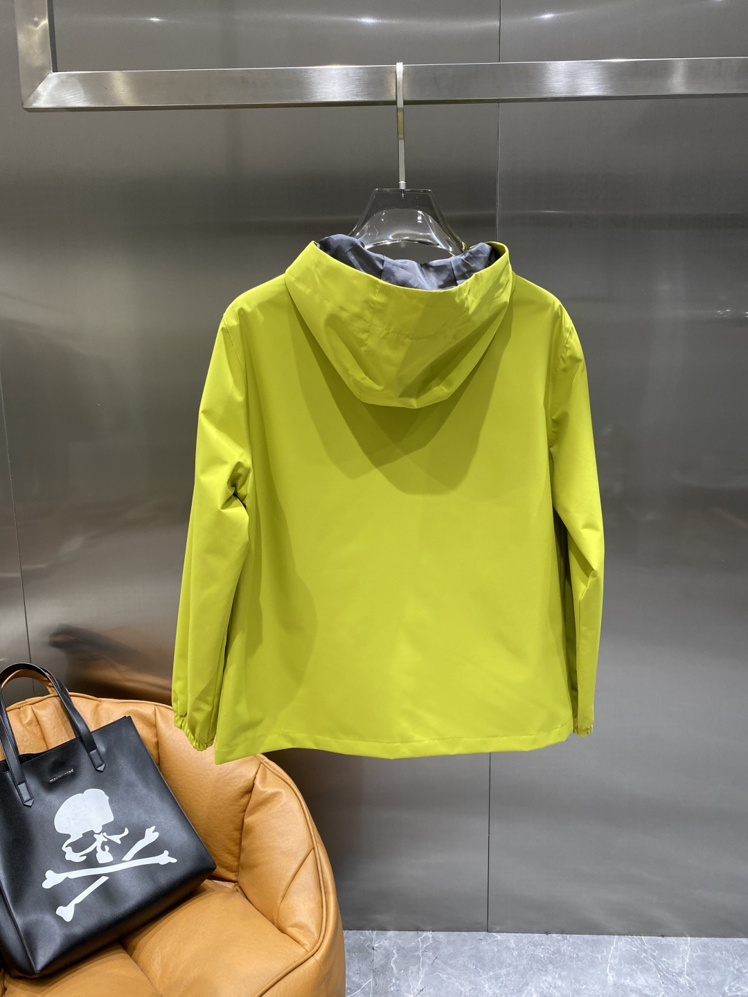 《𝙉𝙚𝙬🤍🖤鸟家》25ss早秋风衣爆款 秋冬专柜新款休闲时尚 超前卫设计风格 细腻舒适 多重重工艺 整体