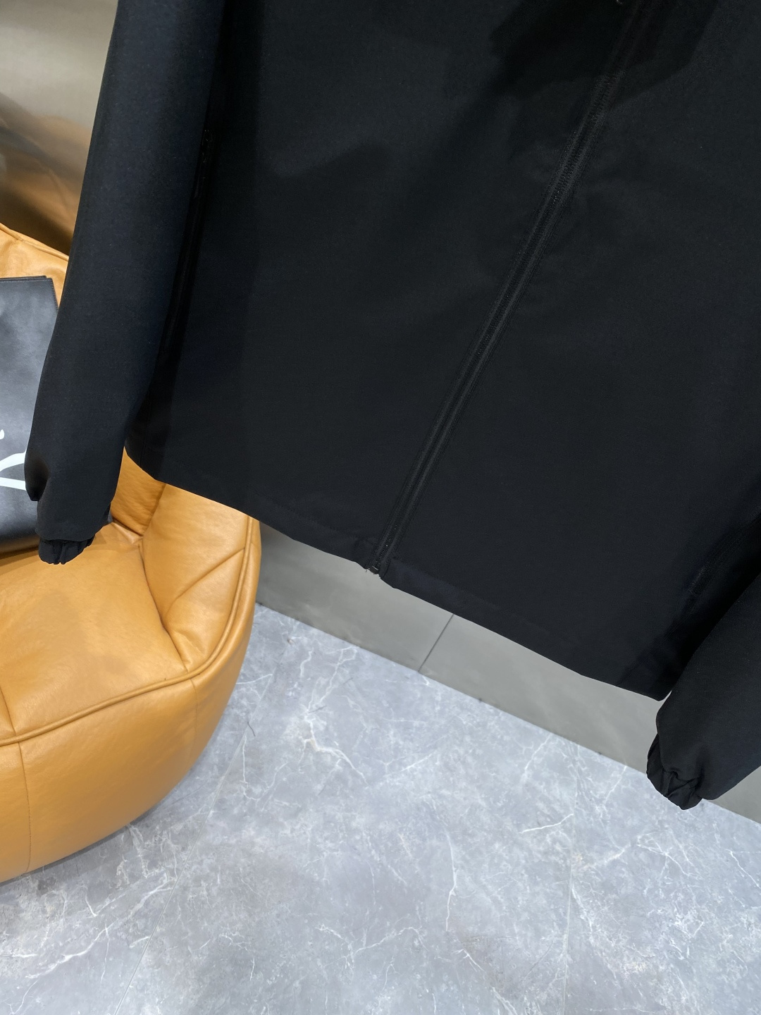 《𝙉𝙚𝙬🤍🖤鸟家》25ss早秋风衣爆款 秋冬专柜新款休闲时尚 超前卫设计风格 细腻舒适 多重重工艺 整体