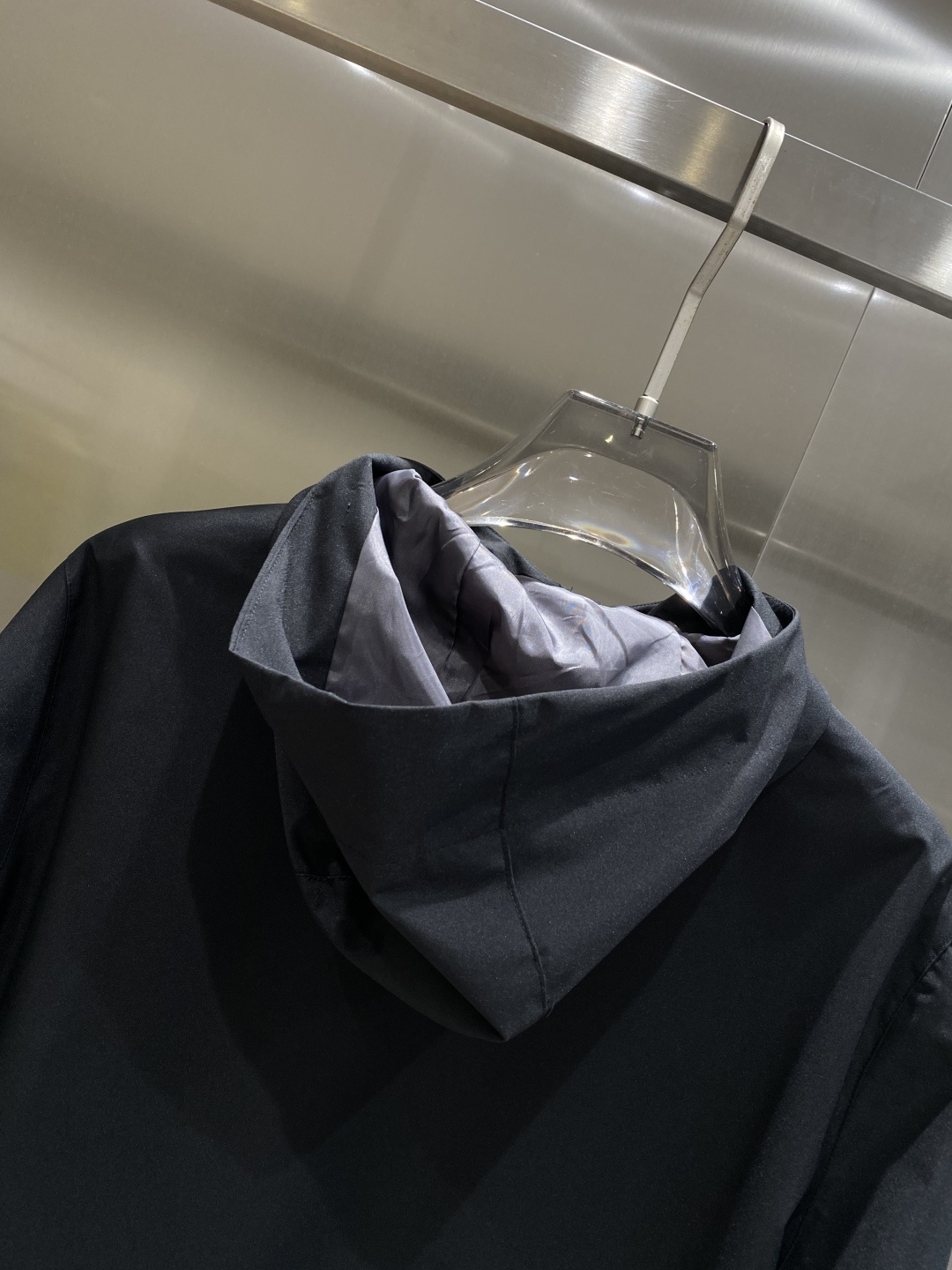 《𝙉𝙚𝙬🤍🖤鸟家》25ss早秋风衣爆款 秋冬专柜新款休闲时尚 超前卫设计风格 细腻舒适 多重重工艺 整体