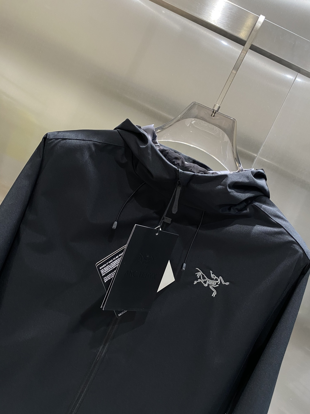 《𝙉𝙚𝙬🤍🖤鸟家》25ss早秋风衣爆款 秋冬专柜新款休闲时尚 超前卫设计风格 细腻舒适 多重重工艺 整体