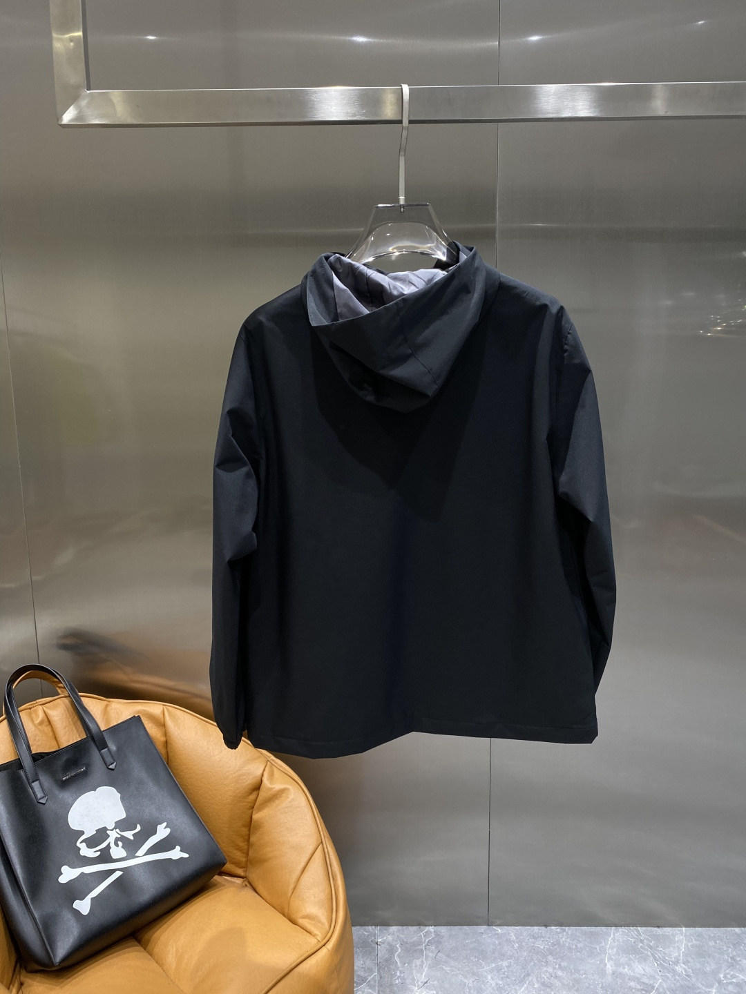 《𝙉𝙚𝙬🤍🖤鸟家》25ss早秋风衣爆款 秋冬专柜新款休闲时尚 超前卫设计风格 细腻舒适 多重重工艺 整体