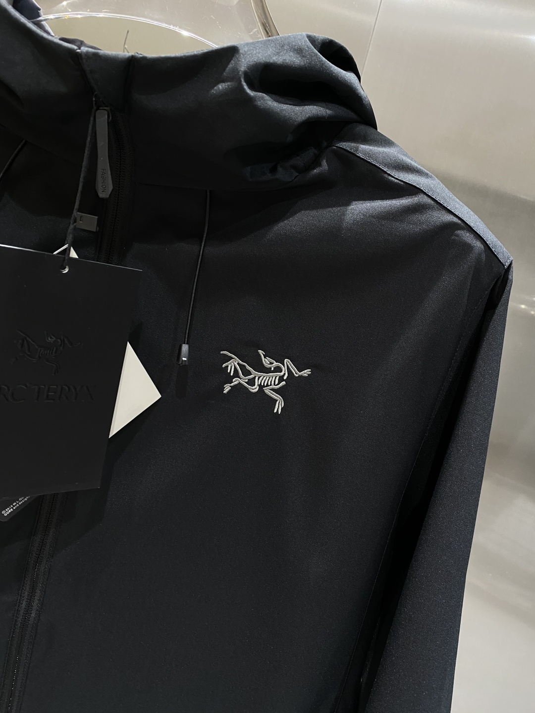 《𝙉𝙚𝙬🤍🖤鸟家》25ss早秋风衣爆款 秋冬专柜新款休闲时尚 超前卫设计风格 细腻舒适 多重重工艺 整体