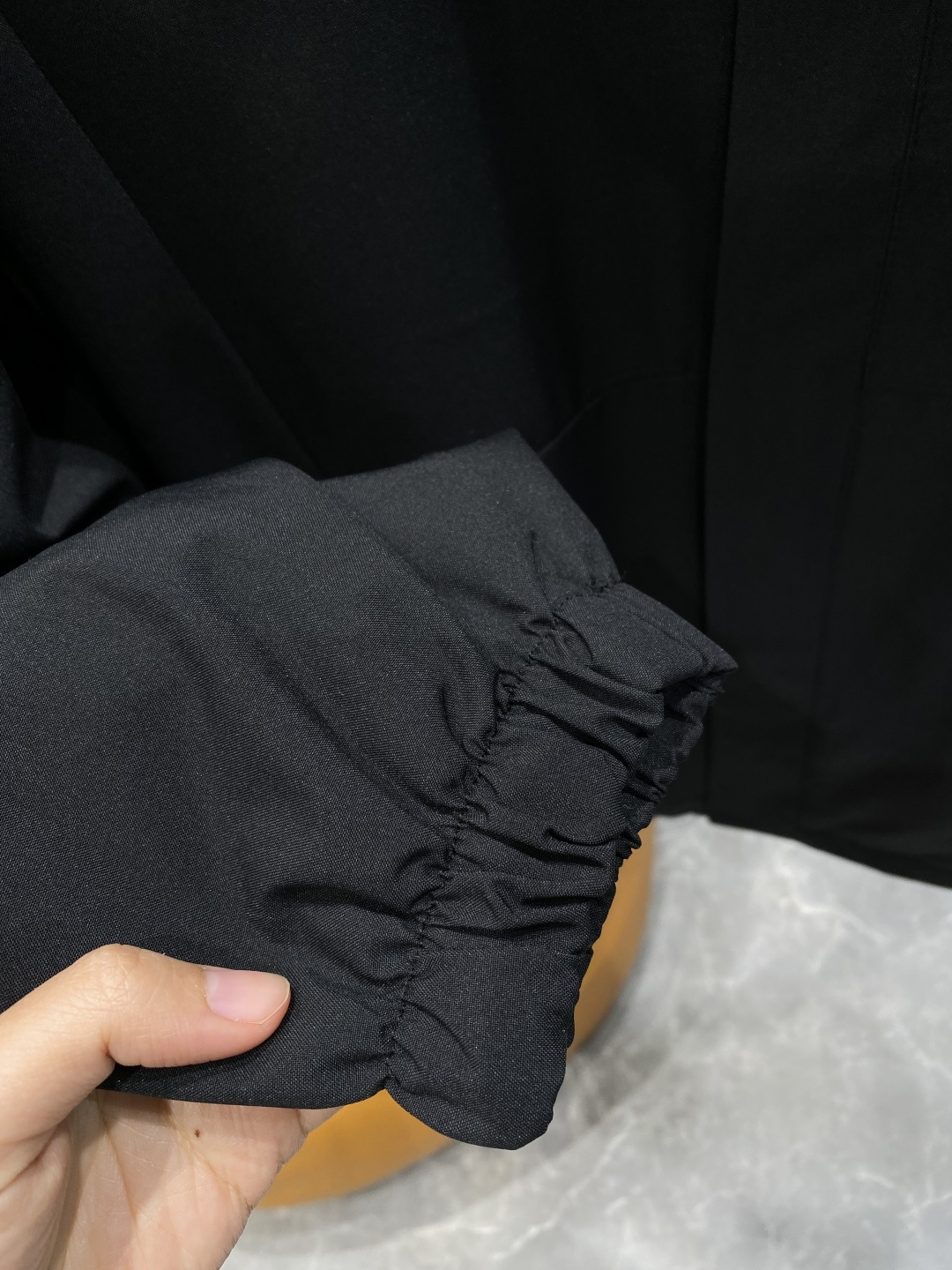 《𝙉𝙚𝙬🤍🖤鸟家》25ss早秋风衣爆款 秋冬专柜新款休闲时尚 超前卫设计风格 细腻舒适 多重重工艺 整体