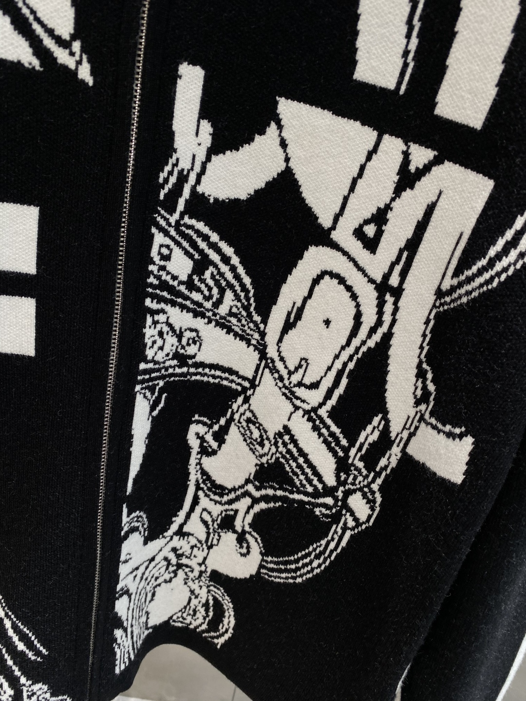 《𝙉𝙚𝙬🤍🖤爱马家》25ss秋冬 最新最顶级开衫羊毛针织衫开衫毛衣，精致配色融合新款潮开衫，最顶级的品质
