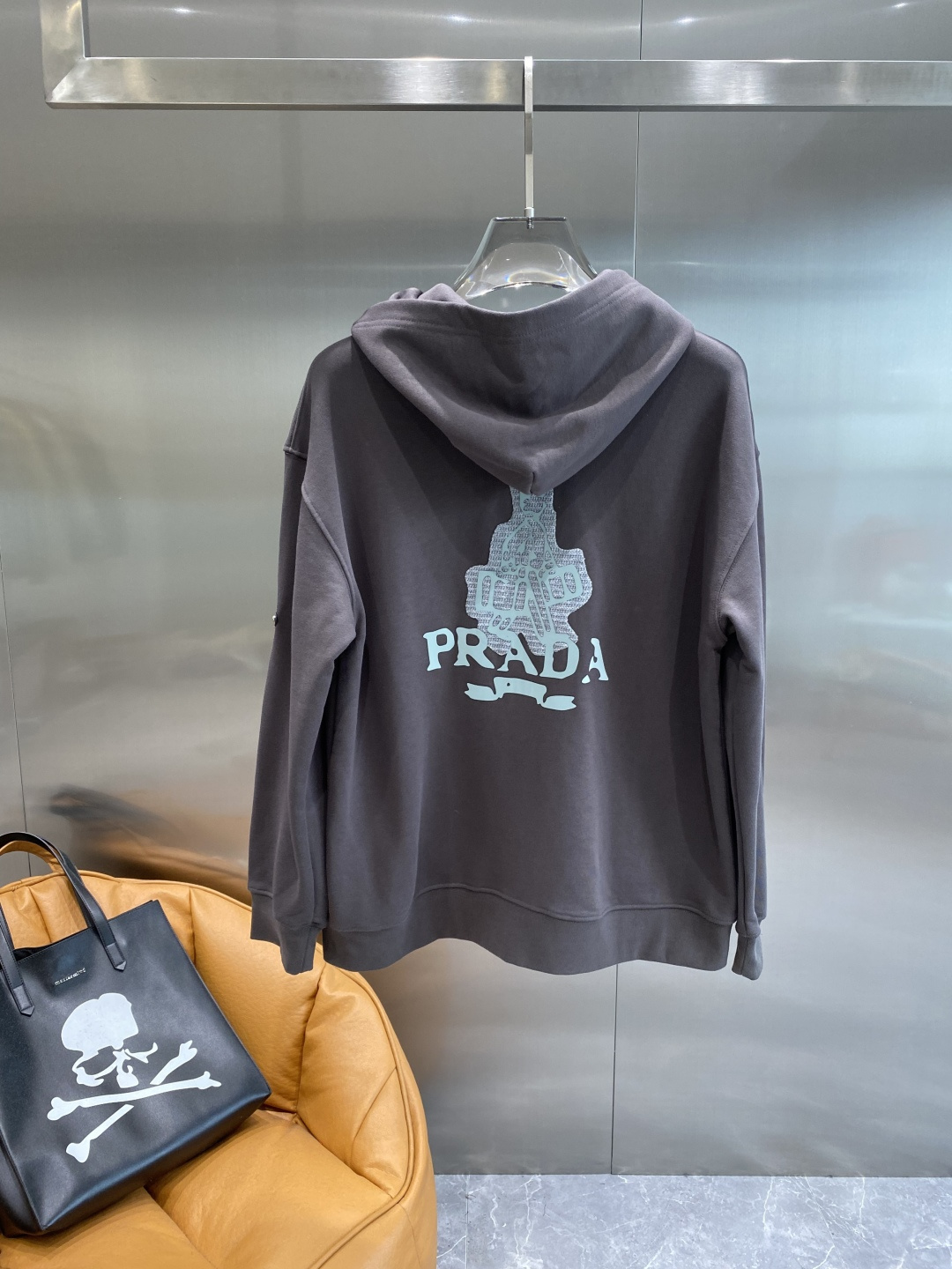 《𝙉𝙚𝙬🤍🖤普家》2025ss秋冬最新款专柜同款首发！高端时尚休闲卫衣，超正版型上身瞬间变欧巴！简约时尚