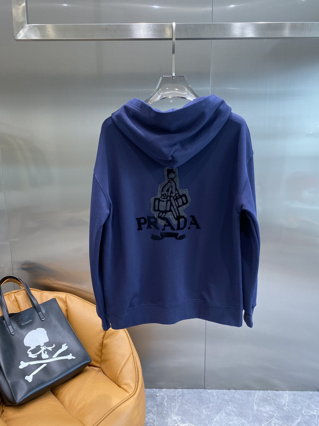 《𝙉𝙚𝙬🤍🖤普家》2025ss秋冬最新款专柜同款首发！高端时尚休闲卫衣，超正版型上身瞬间变欧巴！简约时尚