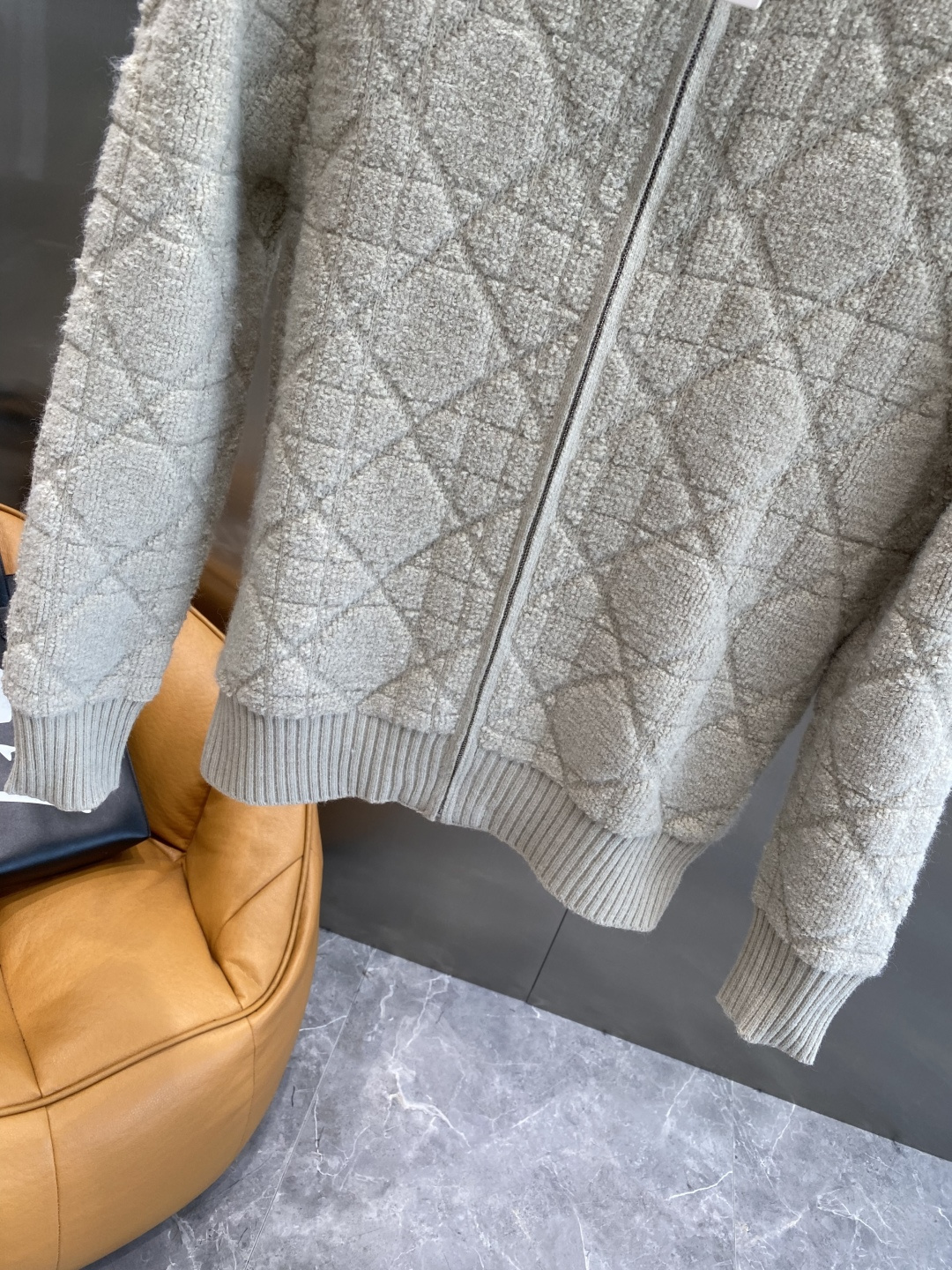 《𝙉𝙚𝙬🤍🖤迪家》25ss秋冬 最新最顶级开衫羊毛针织衫开衫毛衣，精致配色融合新款潮开衫，最顶级的品质专